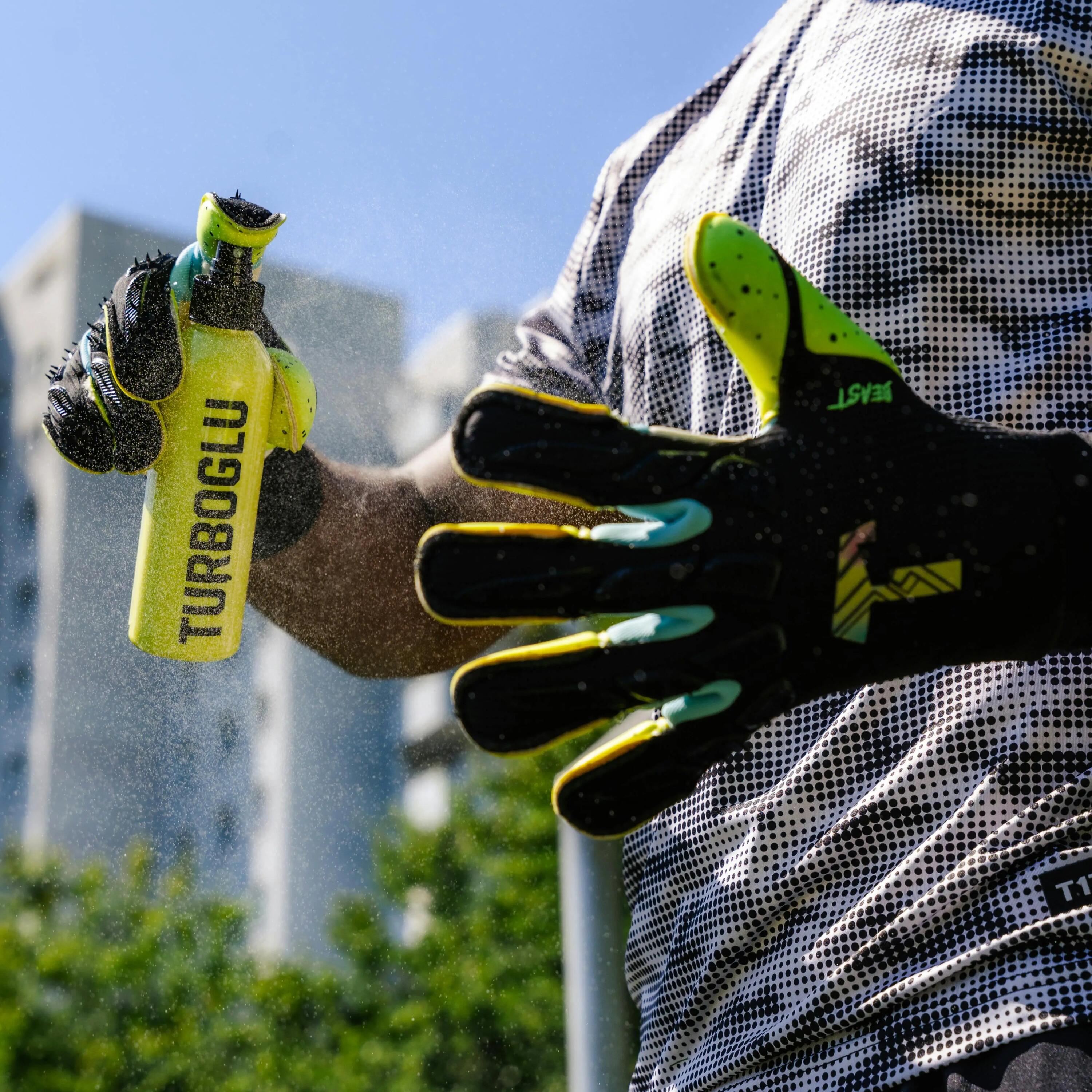 T1TAN BEAST 4.0 Electric Yellow Gants de Gardien de But, Taille 6 8/10