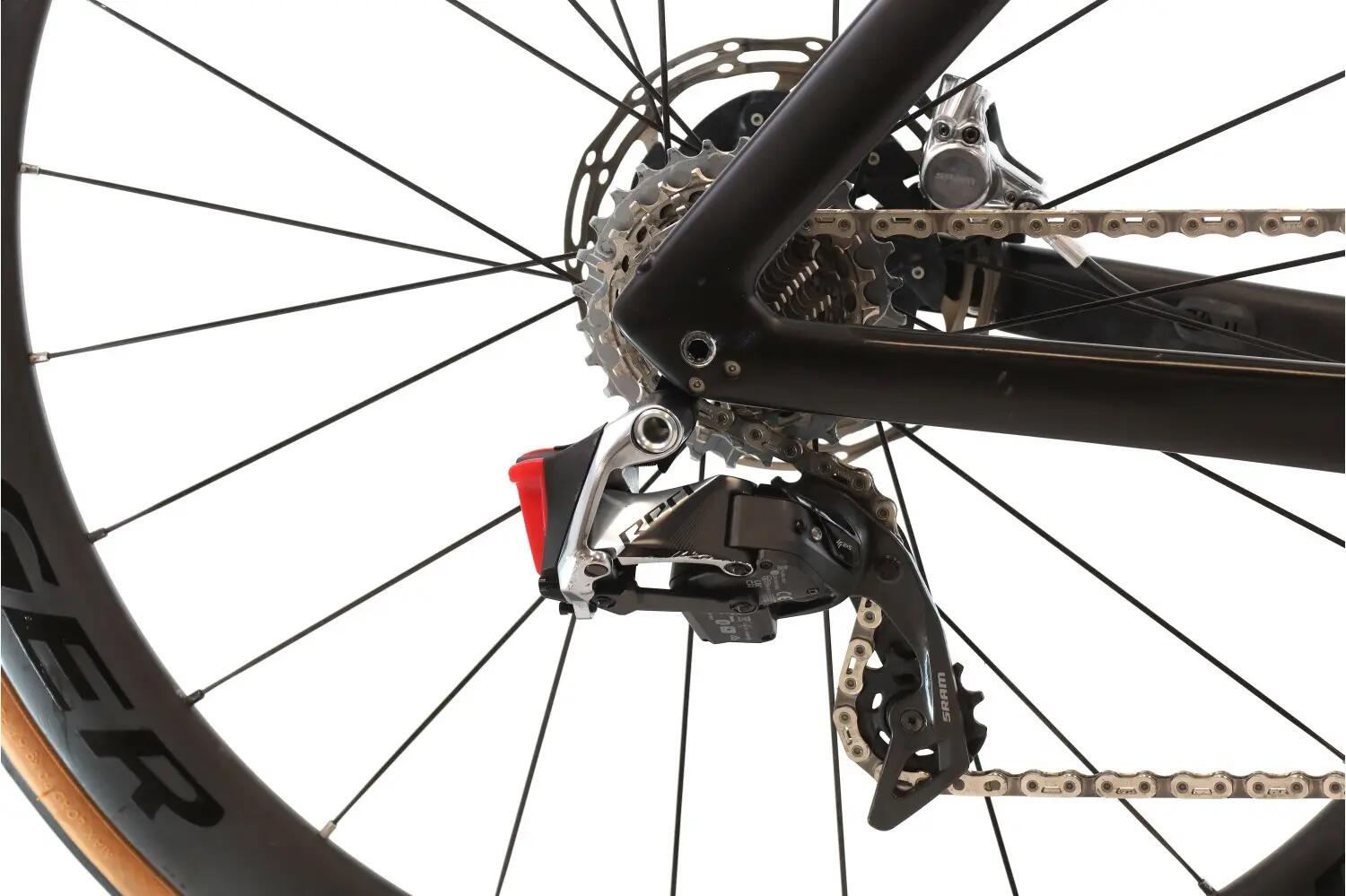Vélo de route reconditionné ·  Madone SLR 9 AXS 12V · Bon état 3/8