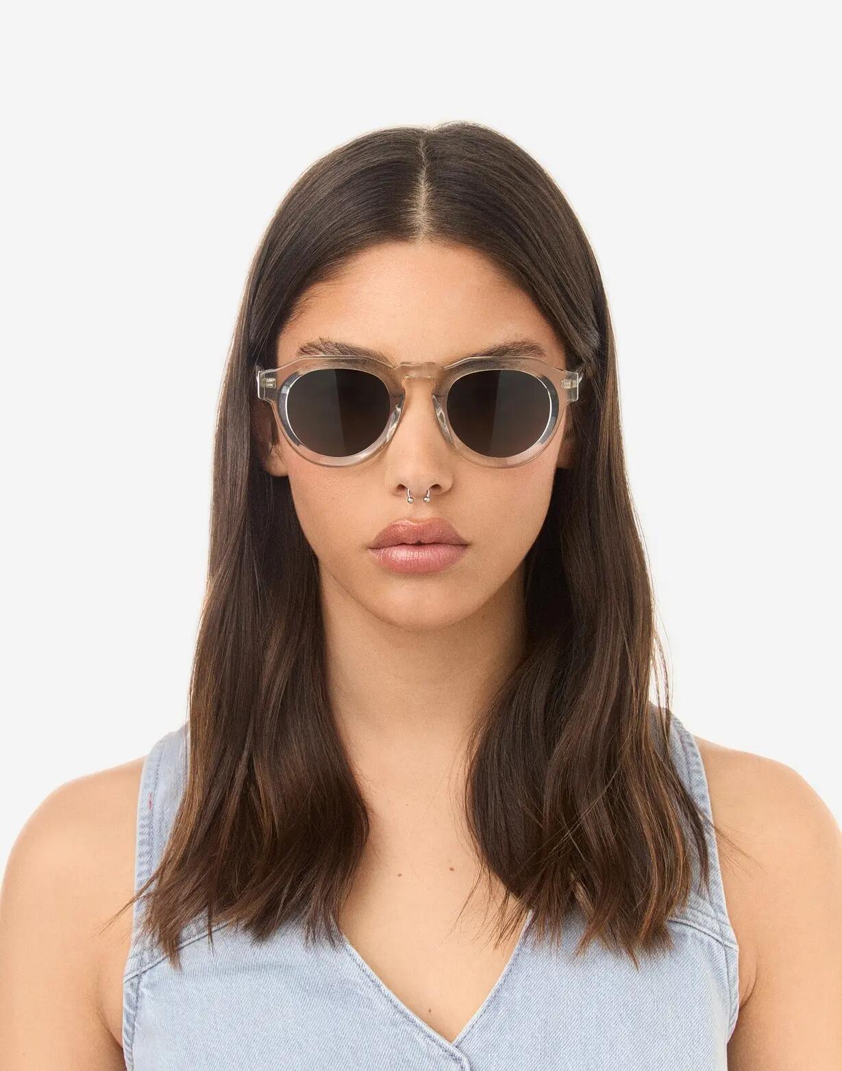 HAWKERS - Sonnenbrillen für Herren und Damen - WARWICK UPTOWN  CLEAR SMOKE DARK 6/9