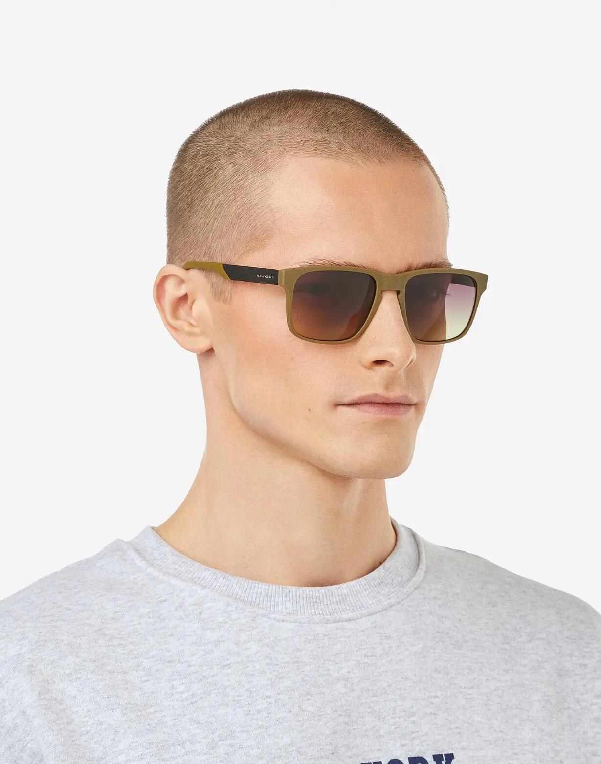 HAWKERS - Lunettes de soleil pour homme et femme PEAK METAL - OLIVE MOSS 7/8