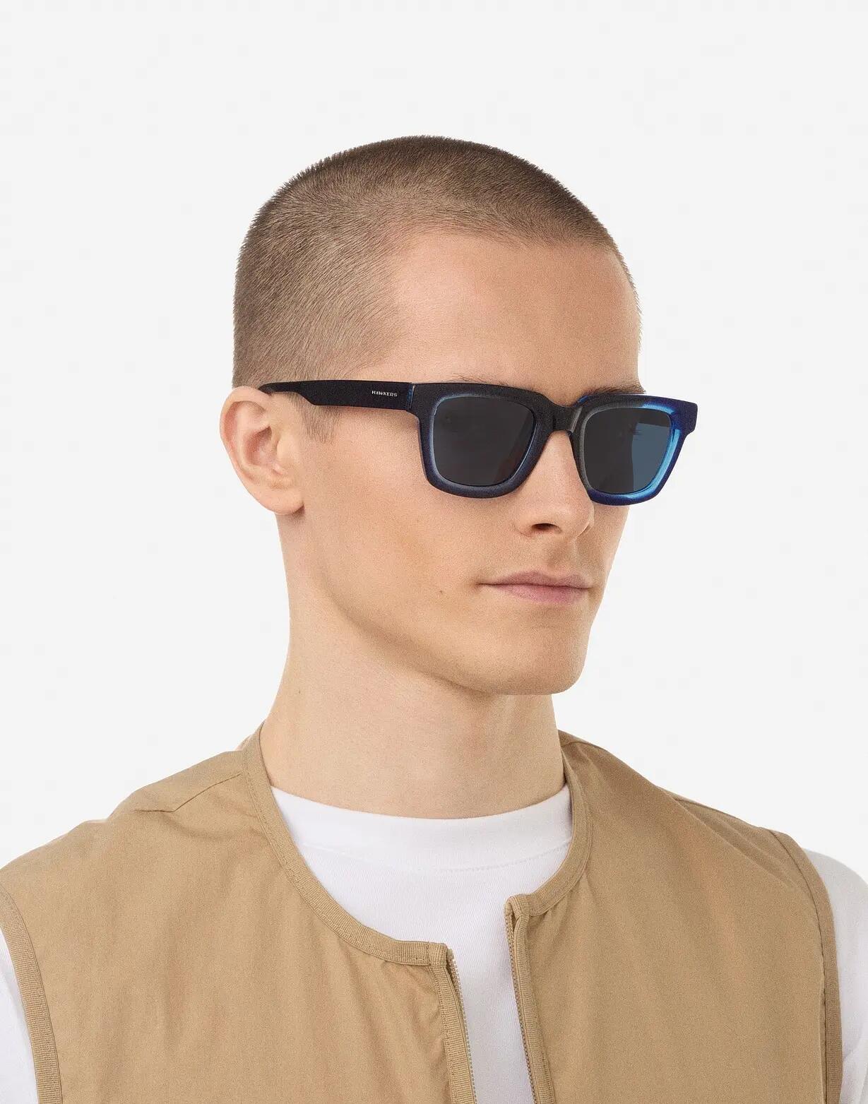 HAWKERS - Lunettes de soleil pour homme et femme ONE UPTOWN - BLUE OCEAN 10/11