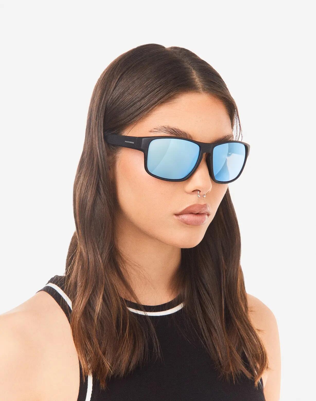HAWKERS - Zonnebrillen voor Mannen en Vrouwen BLUE POLARIZED  - FASTER Raw 7/9