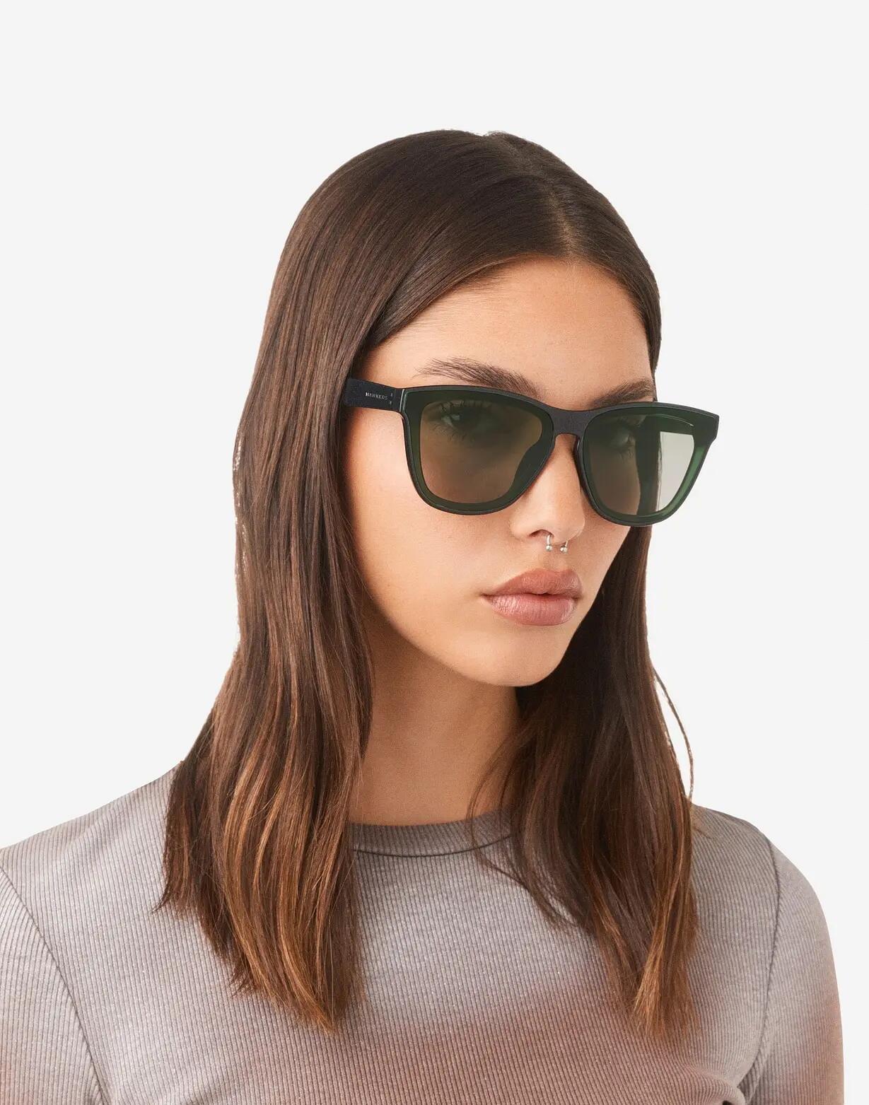 HAWKERS - Zonnebrillen voor Mannen en Vrouwen DOWNTOWN MAX - GREEN FOREST 7/9