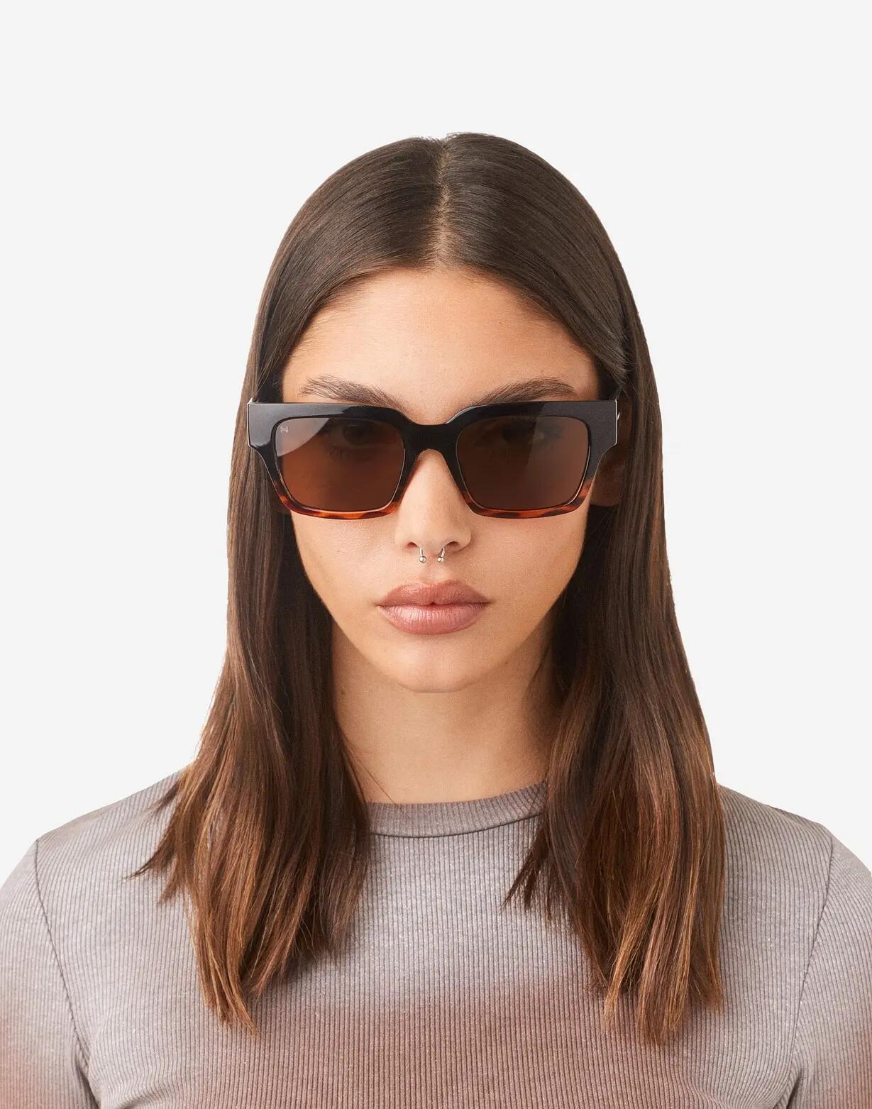 HAWKERS - Lunettes de soleil pour homme et femme MATE - CAREY OLIVE ECO 6/9