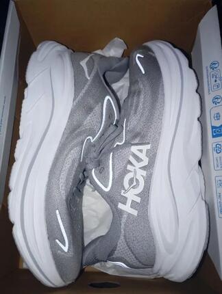 Tussen Particulieren - HOKA Clifton 10