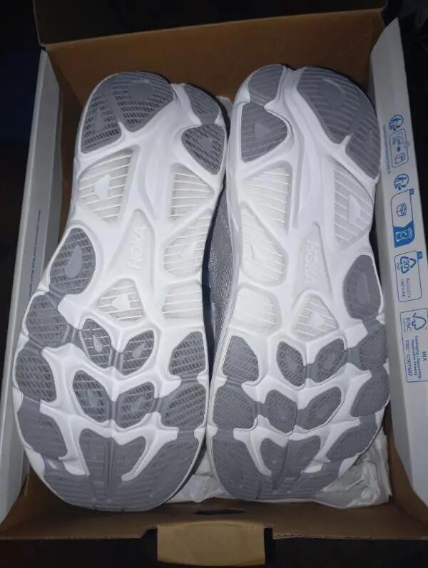 Entre Particuliers - Hoka one one Clifton 10 2/7