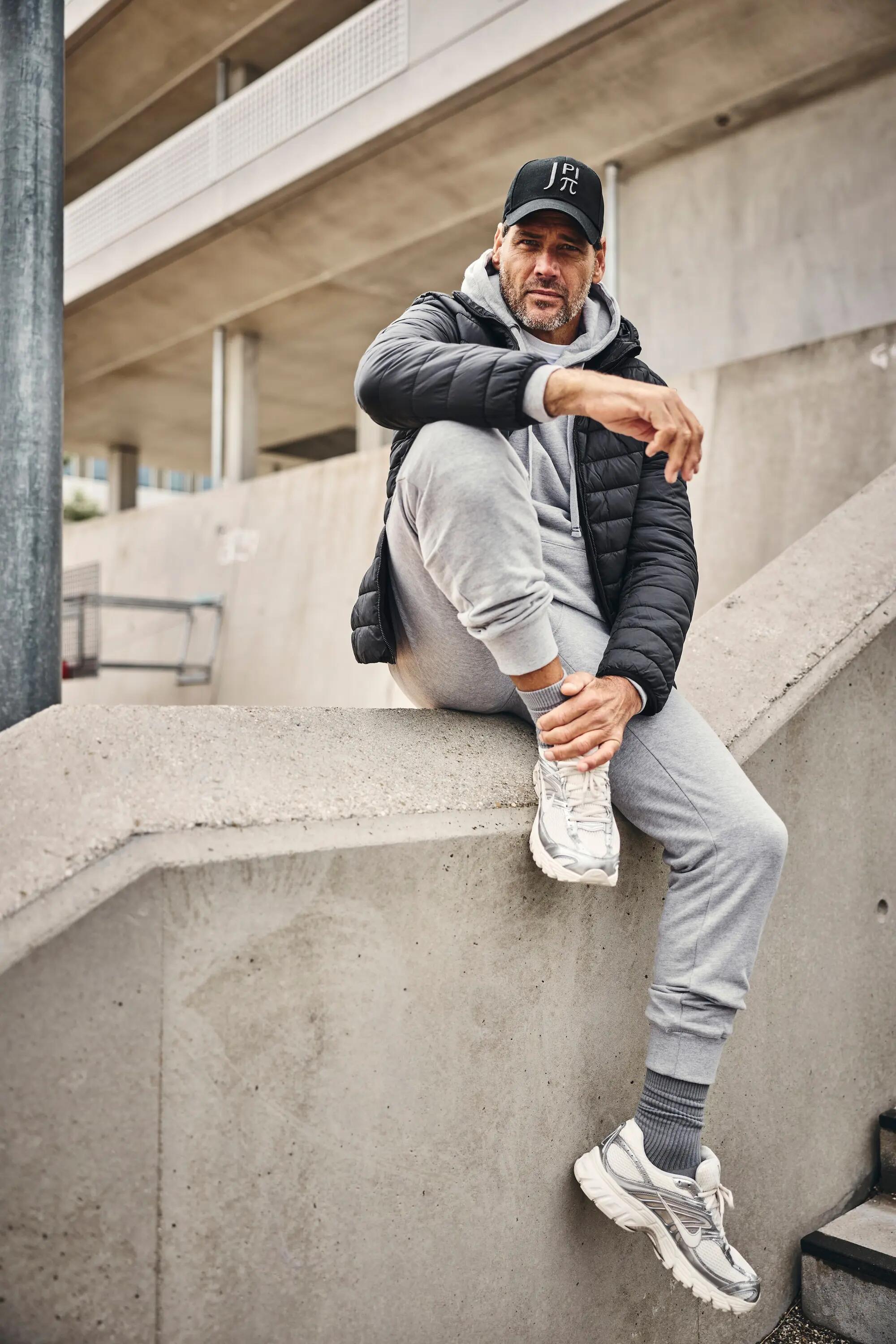 Heren Sweatpants met tunnelkoord moderne pasvorm 6/11