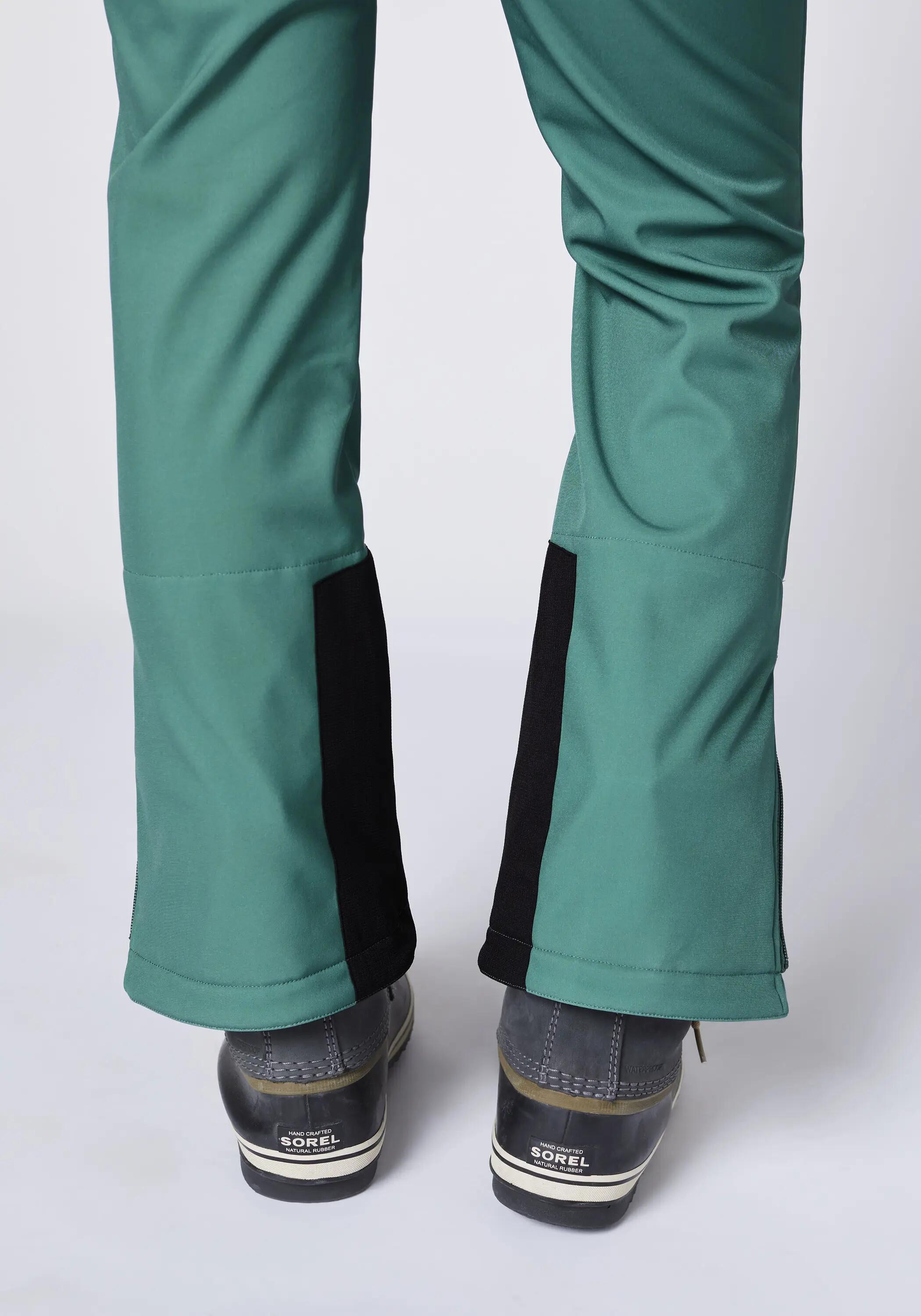Skihose aus elastischem Softshell-Material 7/14