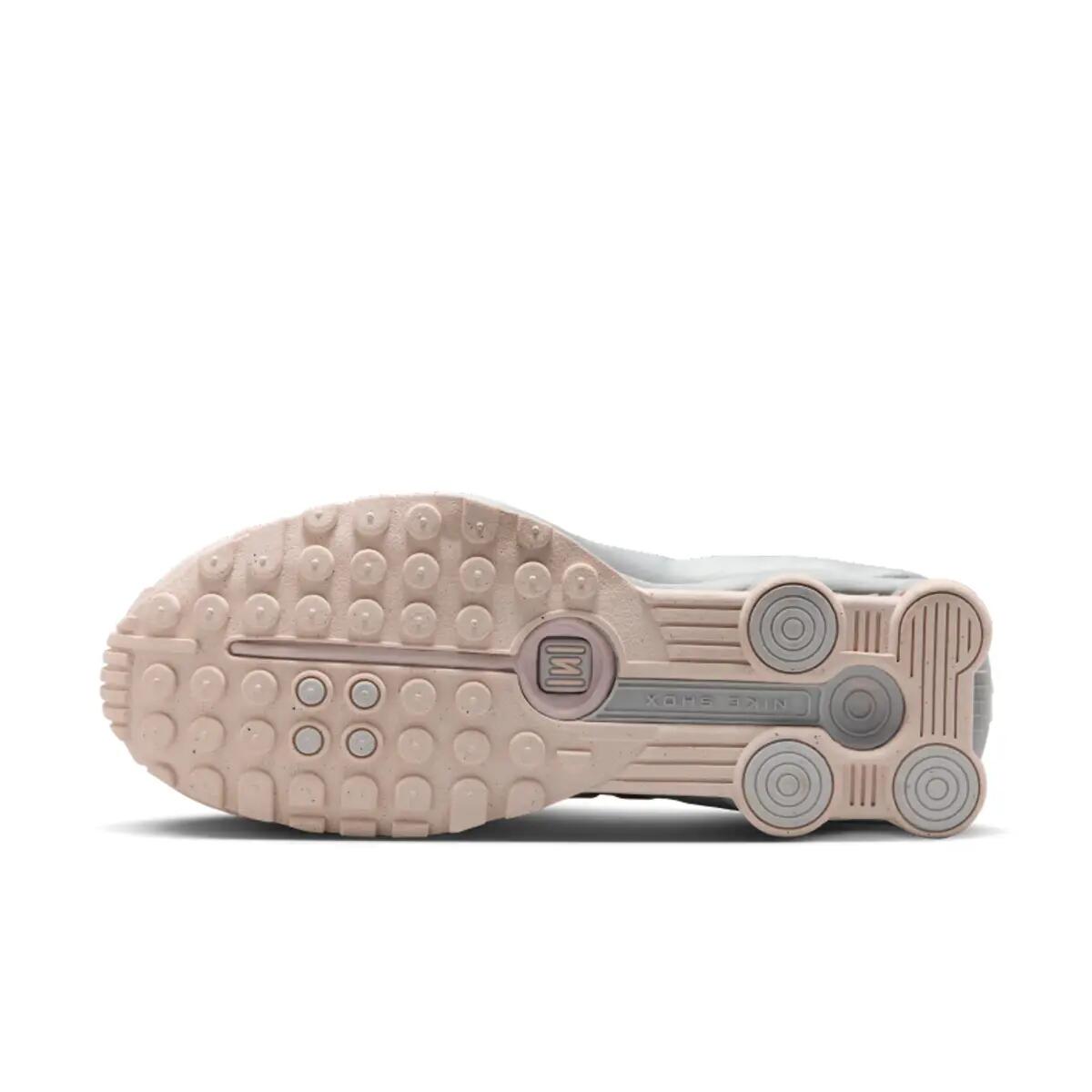 Nike Shox R4 Barely Rose Metallic Platinum 3/6