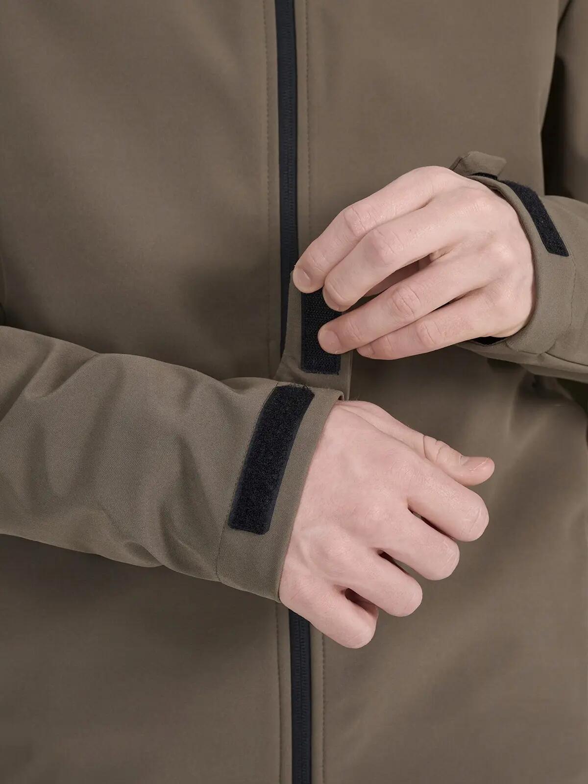 KURTKA MĘSKA 4F SOFTSHELL WIATROODPORNA       Z KAPTUREM  BRĄZOWA 8/12
