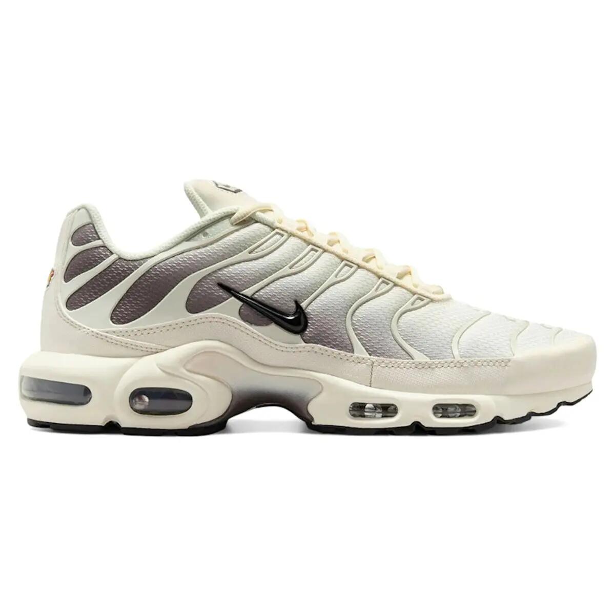 NIKE picture
