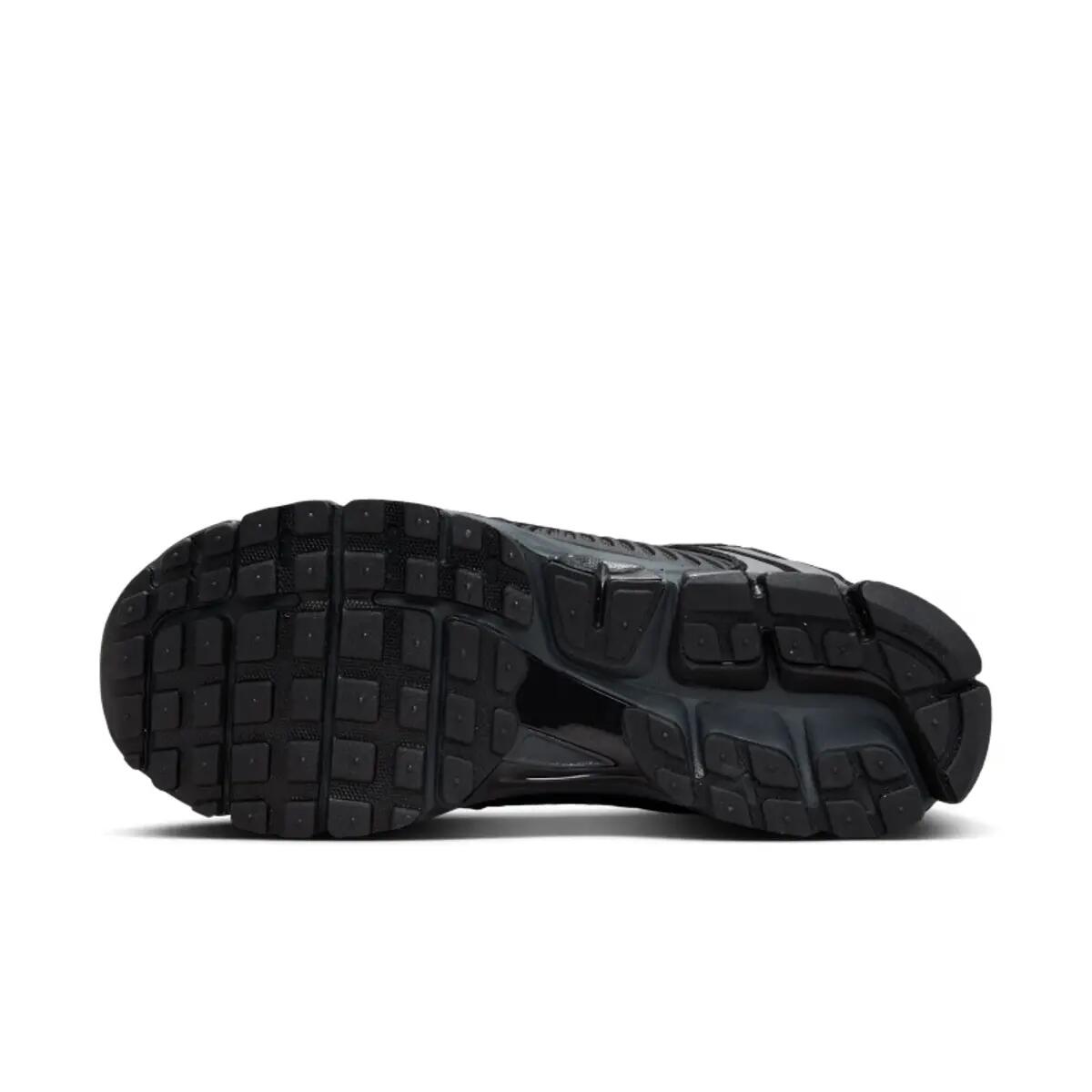 Nike Zoom Vomero 5 Black Metallic Dark Grey 2/6