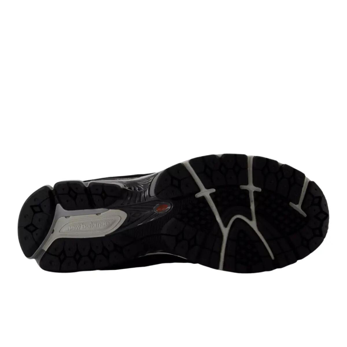 New Balance 2002R Black Castlerock Grey 5/5