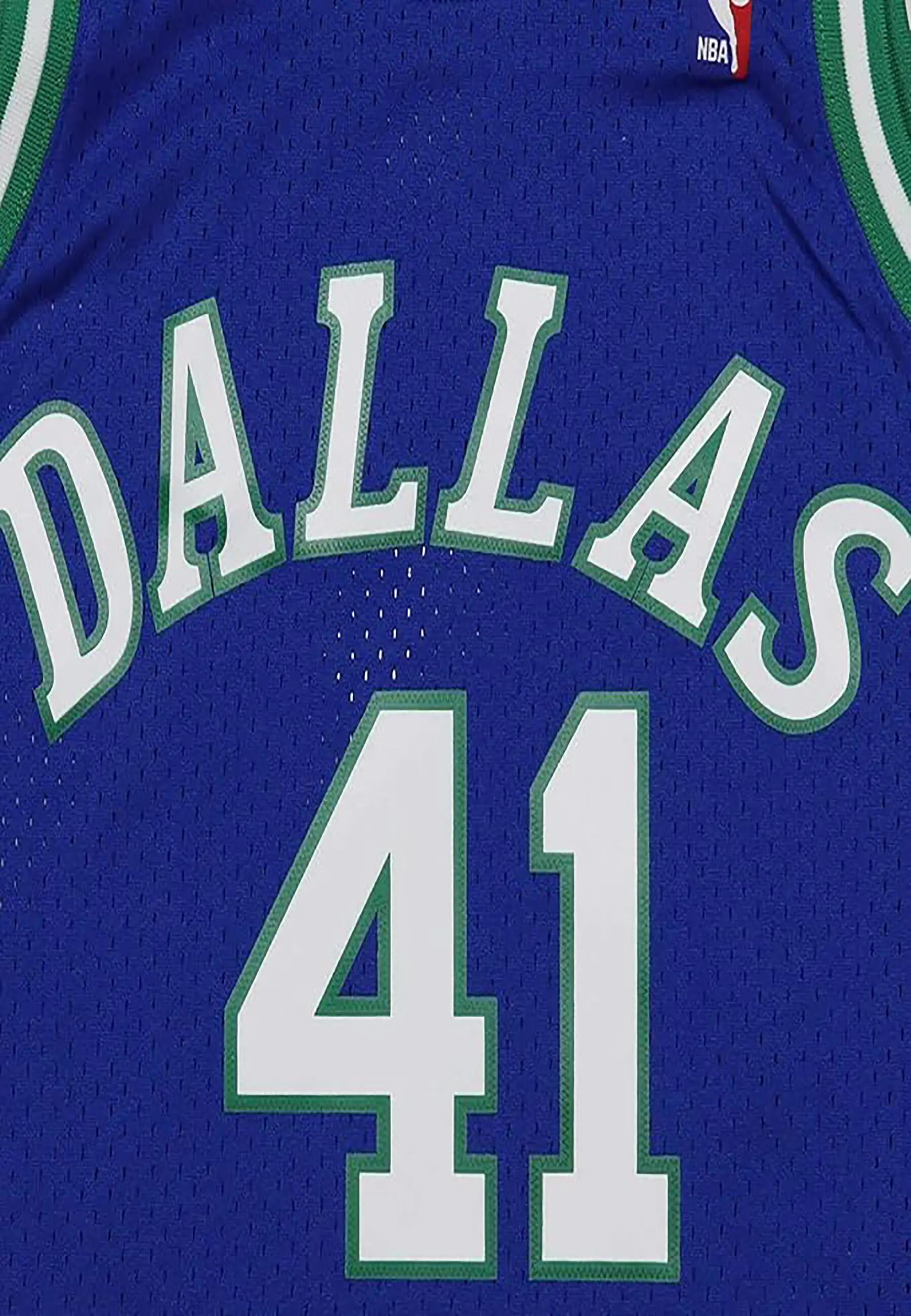 MITCHELL & NESS picture