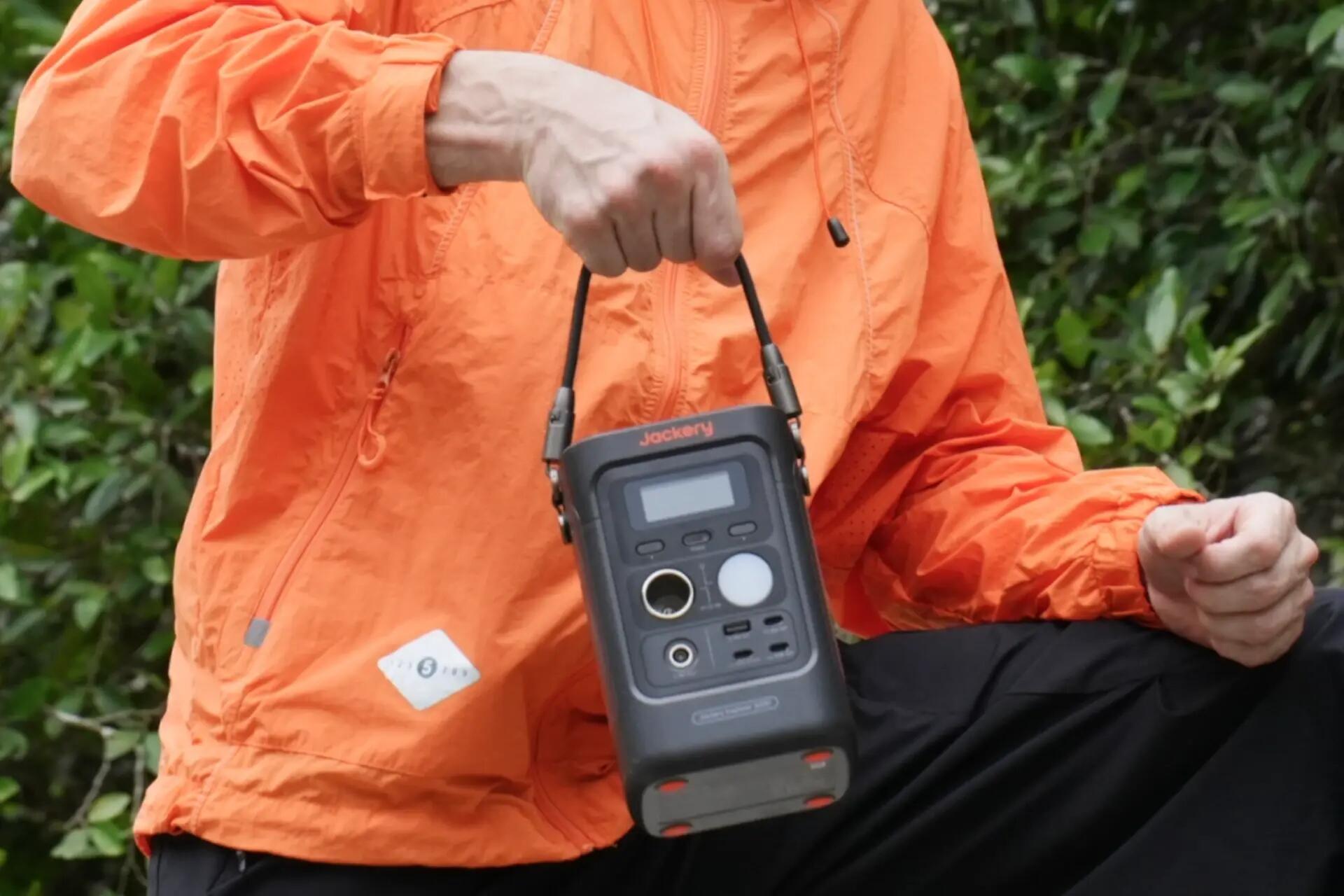 Stacja Zasilania Jackery Explorer 300D | 300W, 288Wh 8/10