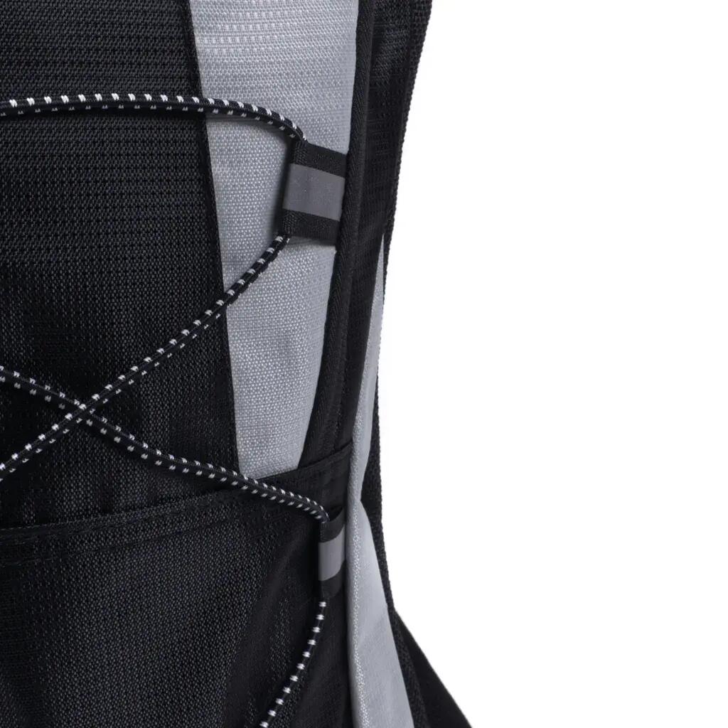 Mochila com bolsa de água de 2 litros preta 8/10
