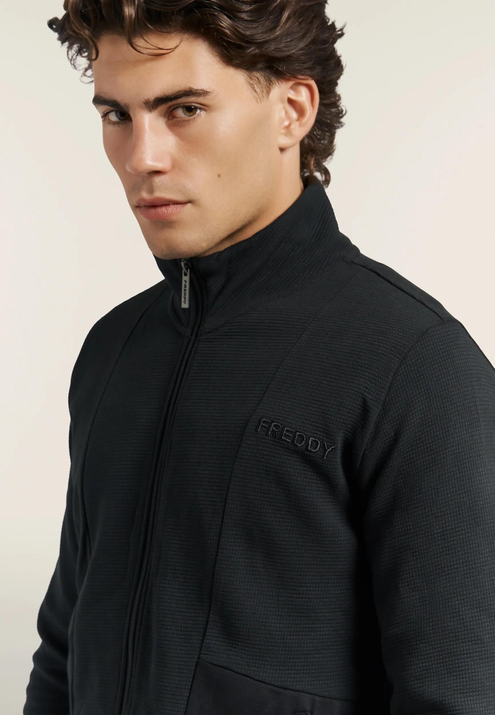Sudadera de hombre en tejido bonded con efecto gofre, cremallera y cuello alto 4/6