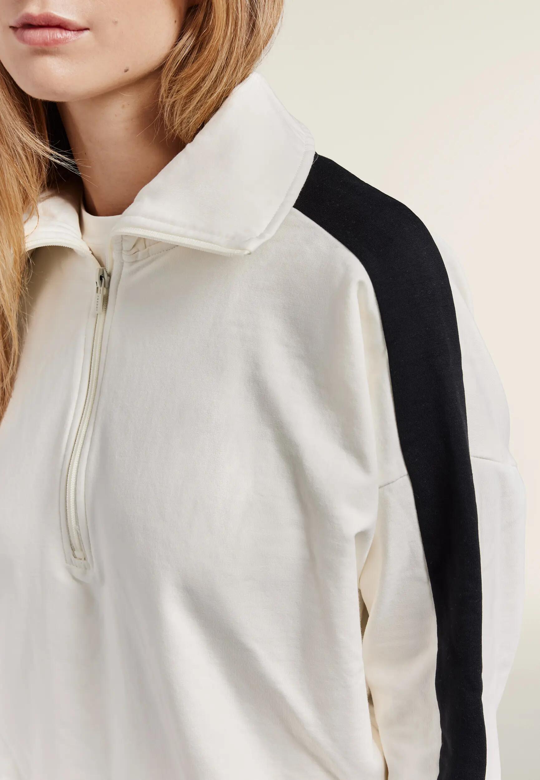 Felpa donna comfort con maxi collo alto e chiusura mezza zip 5/8