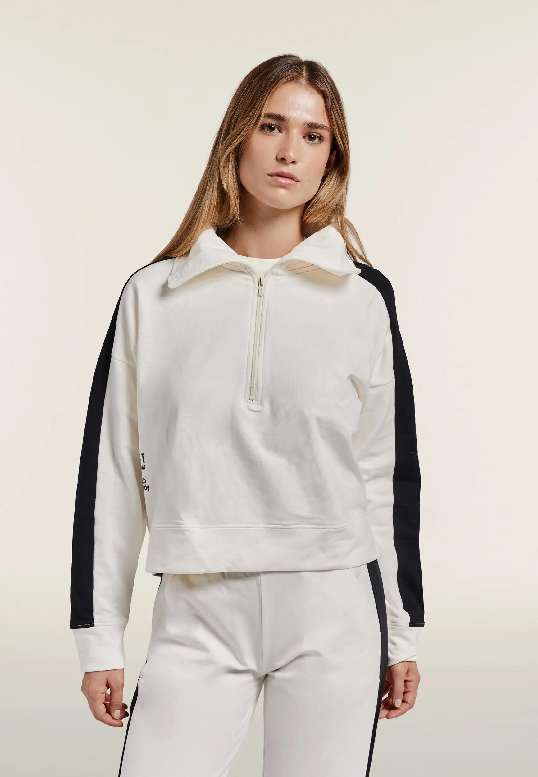 Felpa donna comfort con maxi collo alto e chiusura mezza zip 2/8