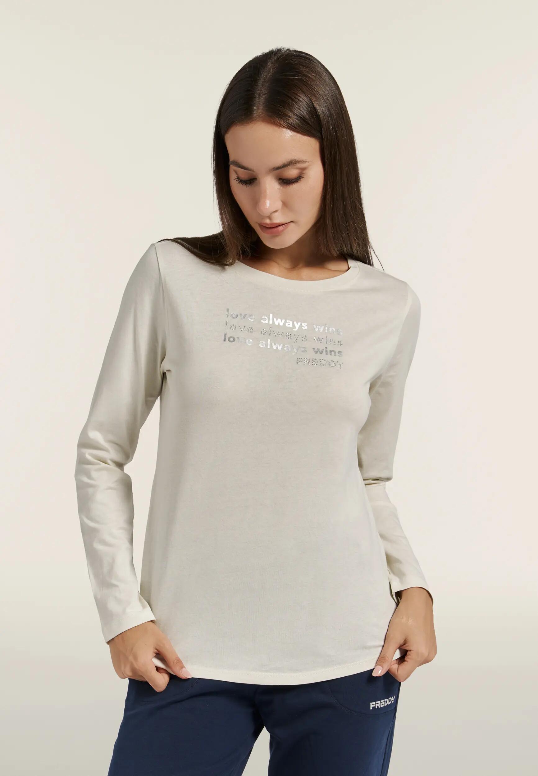 T-shirt lange mouwen "Love Always Win" met kraaltjes 2/6