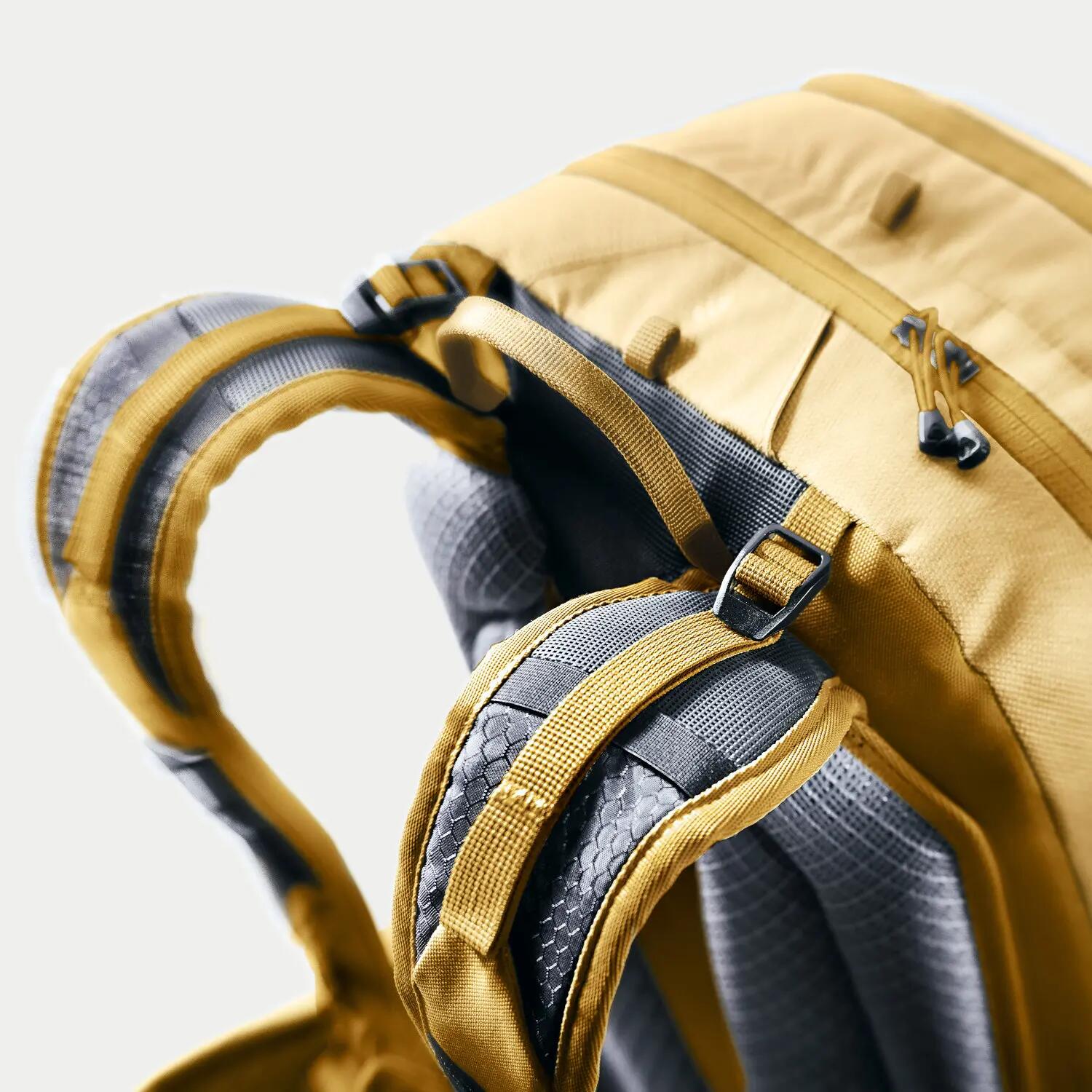 Sac à dos VTT Deuter Attack 16 L avec dos protection amovible et porte-casque 7/7