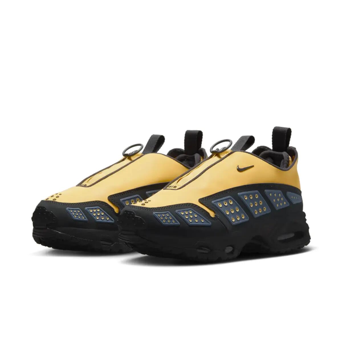 Nike Air Max Sunder Saturn Gold (Women's) 5/6