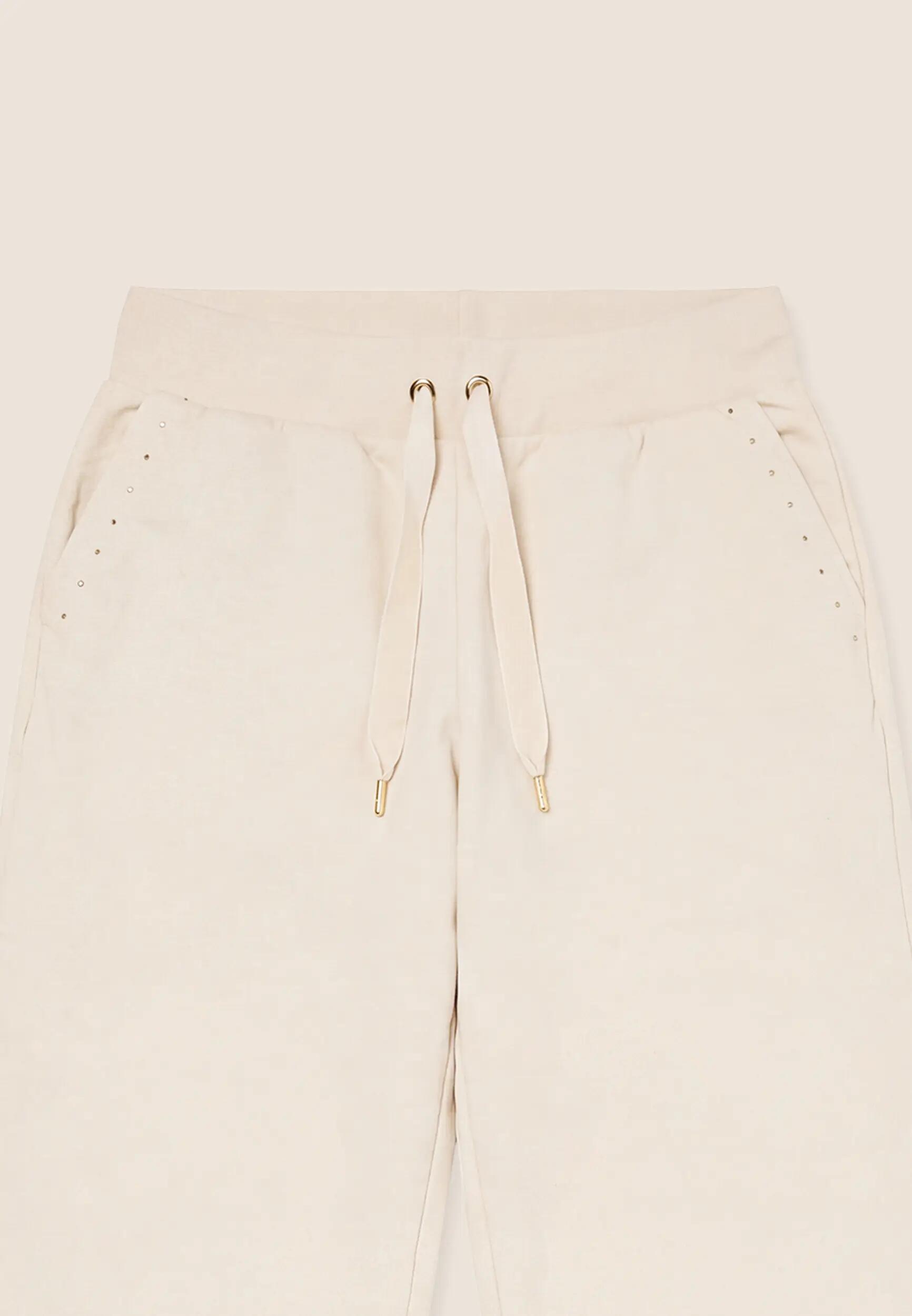 Pantalones deportivos rectos, con tachuelas en los bolsillos y logotipo 3/3