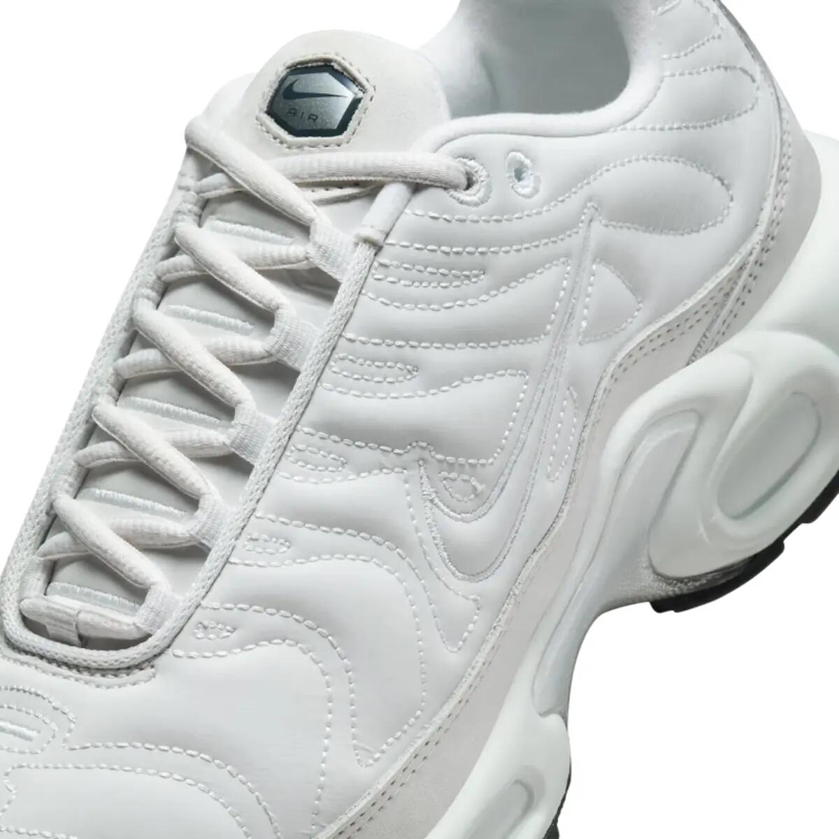 Nike Air Max Plus Platinum Tint (Women's) 6/6