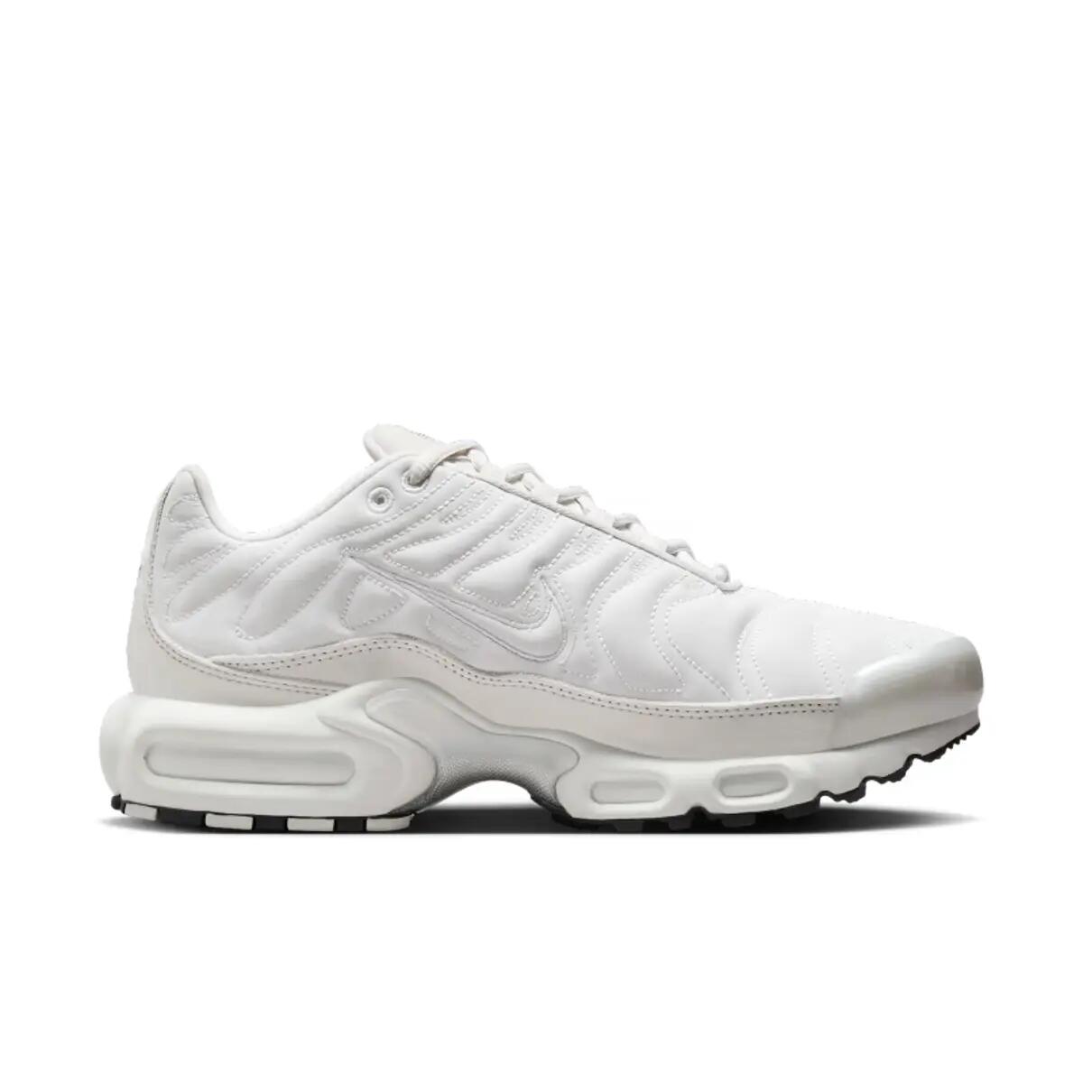Nike Air Max Plus Platinum Tint (Women's) 3/6