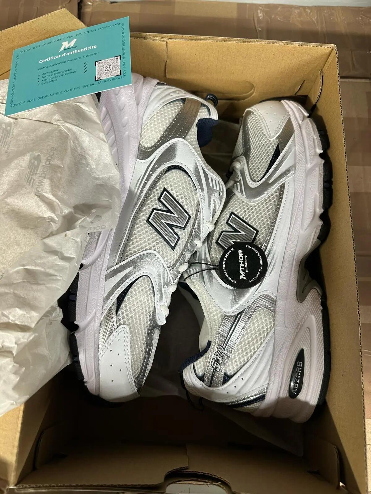 Sportschoenen 530 White Grey Navy 2/6