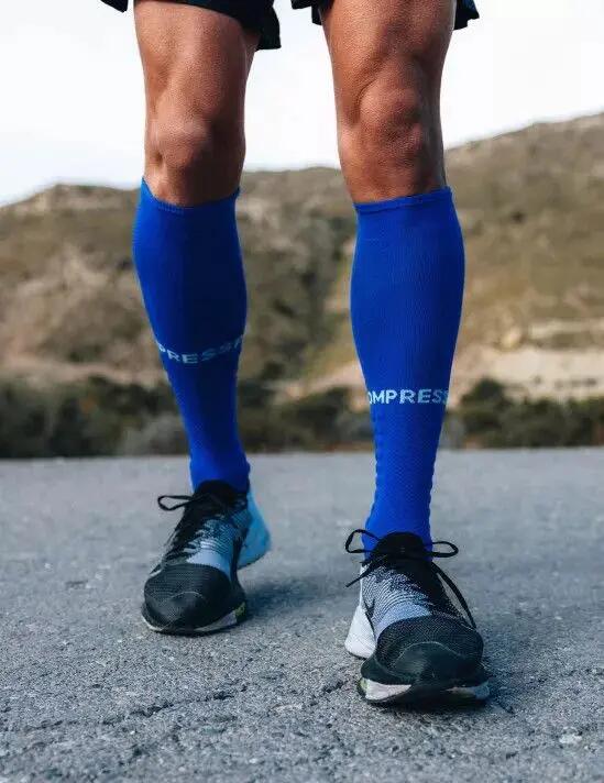 Calze a compressione alta "Full Socks Run" di Compressport (set di 2) 3/4