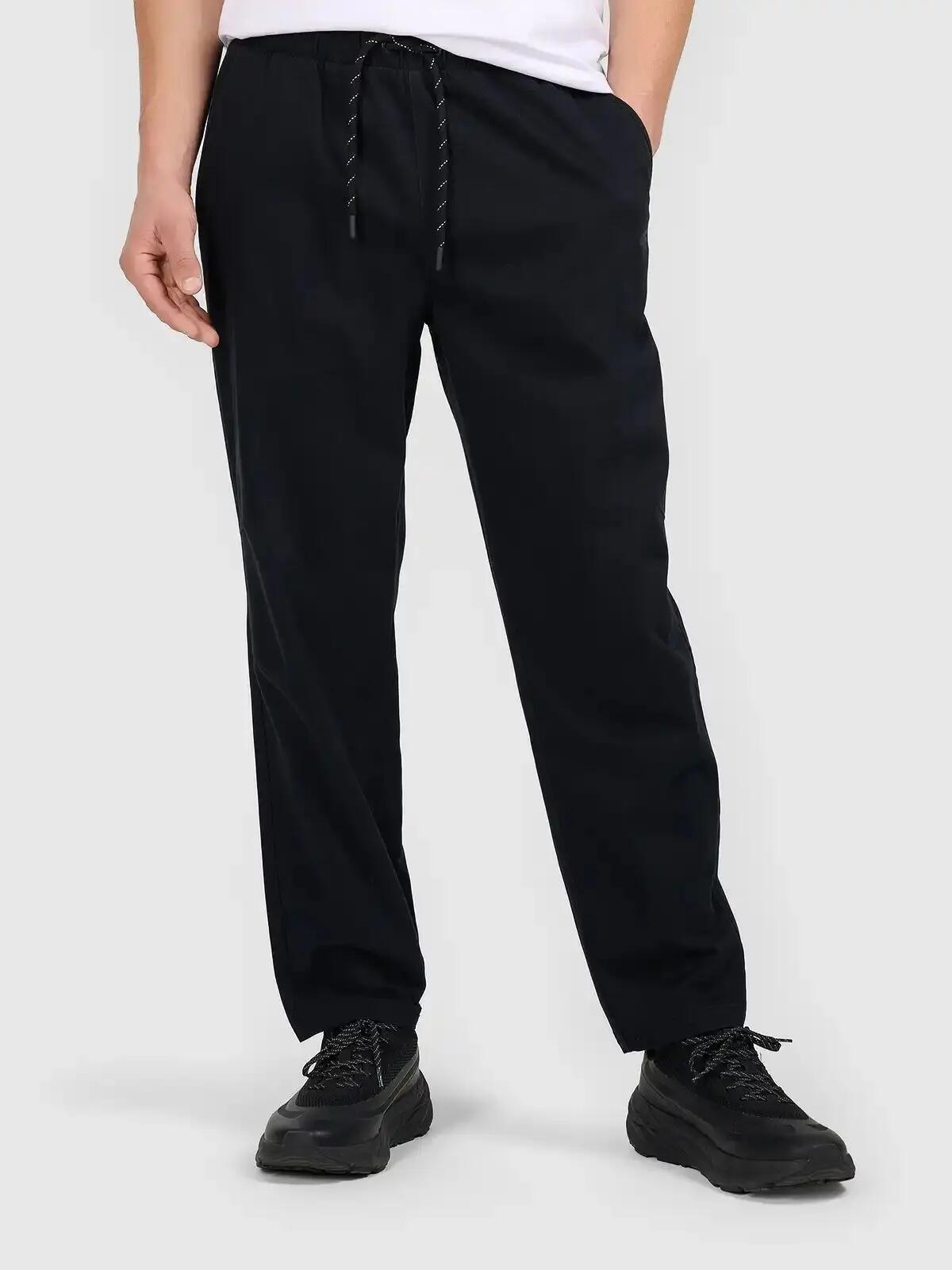 SPODNIE MĘSKIE 4F JOGGERY SPORTOWE CASUAL    CZARNE 2/4