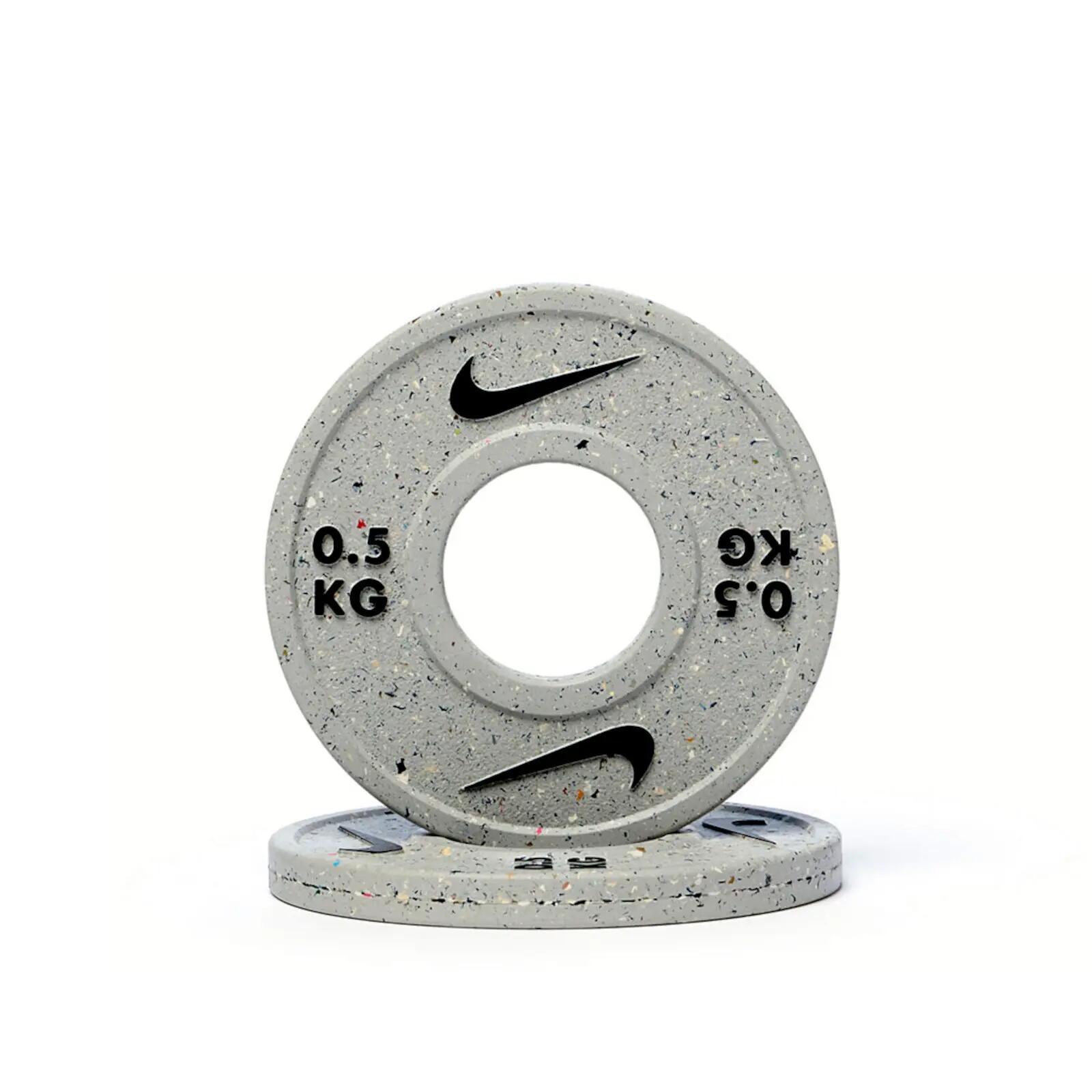 Halterschijven - Krachttraining - Nike Strength Grind - 50 mm - Wolf Grey 2/4