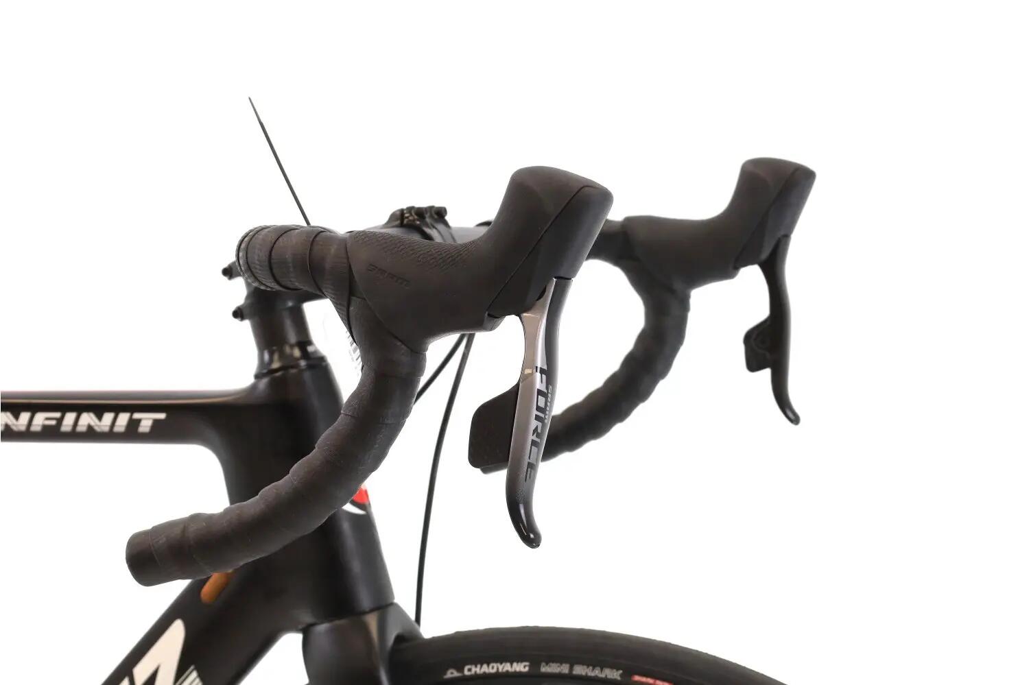 Refurbished Rennrad ·  Infinit F11 Disc AXS 12V · Sehr guter Zustand 6/8