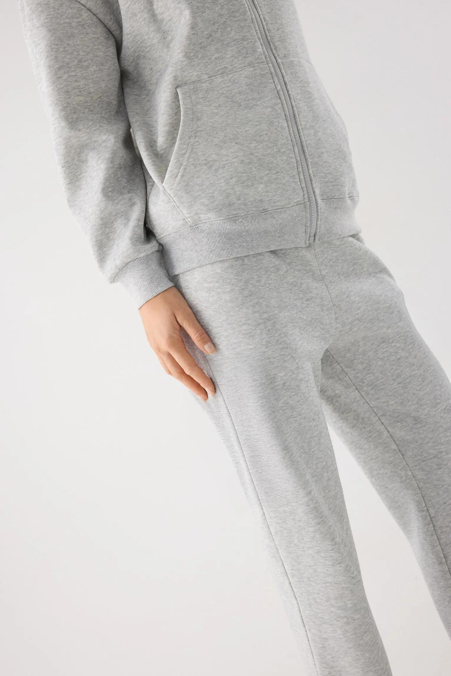 CHÁNDAL DEPORTIVO Ysabel Mora Gris Mujer 71001 4/6