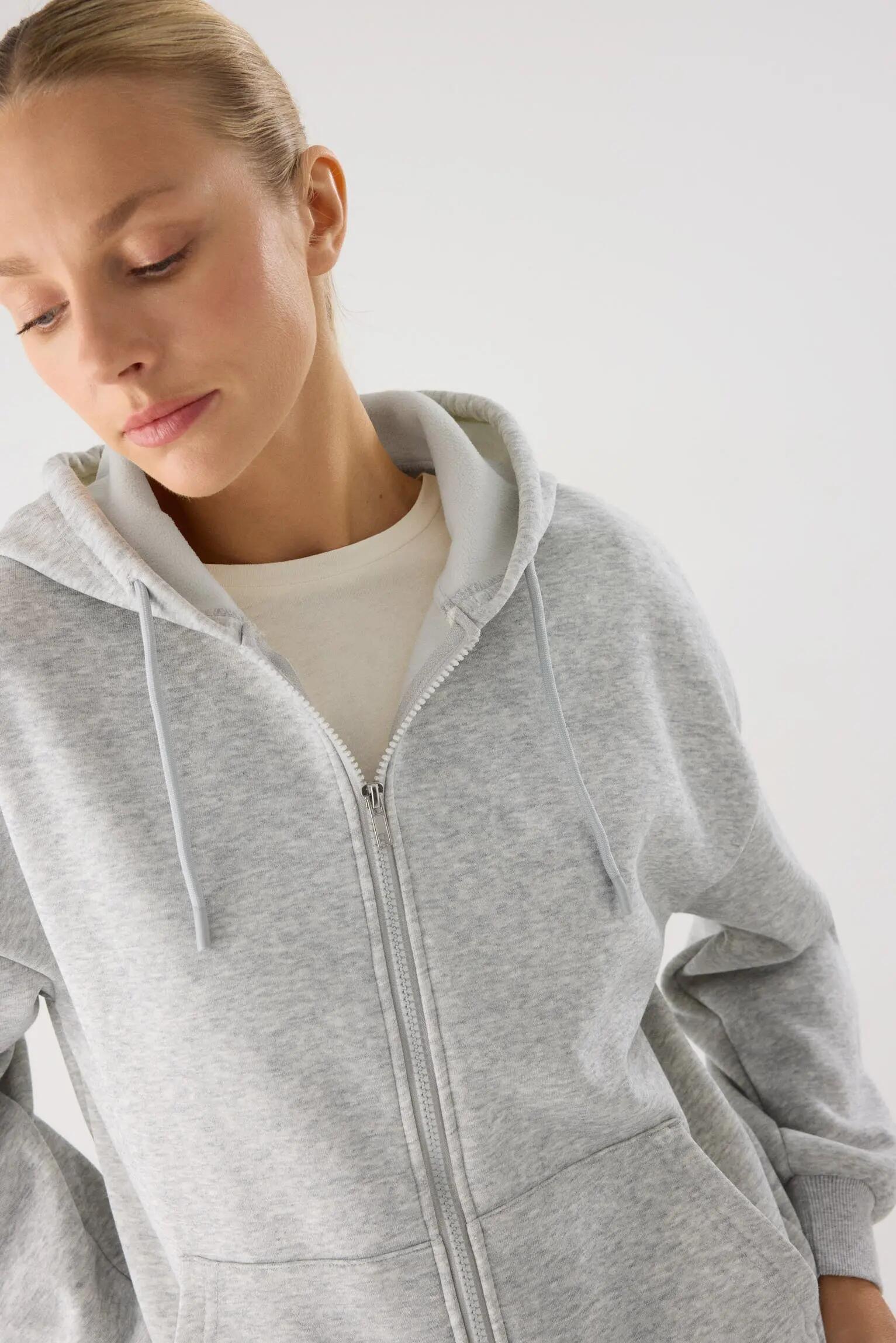 CHÁNDAL DEPORTIVO Ysabel Mora Gris Mujer 71001 2/6