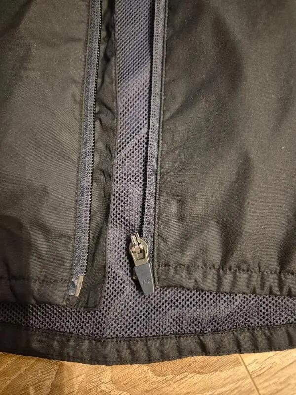 Entre Particuliers - Veste de pluie de couleur noir, 7-8 ans 6/7