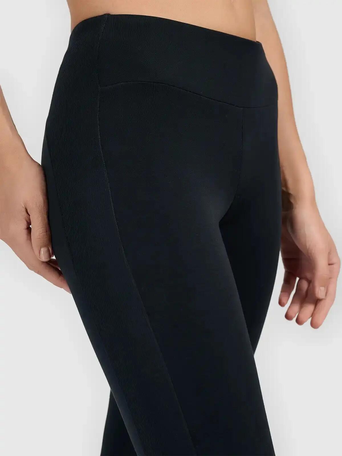 Damskie legginsy z rozszerzanymi nogawkami i wysokim stanem 6/7