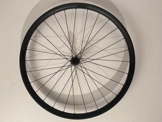 Roue avant vélo Tormino Inspire 31 mm 28 rayures