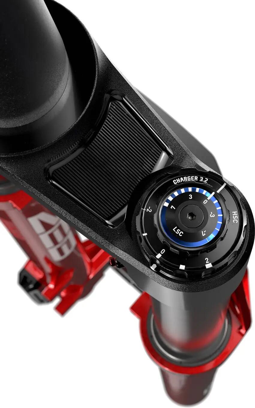 Horquilla RockShox ZEB Ultimate 29'' | Charger 3.2 RC2 con ButterCups | Maxle St 4/6