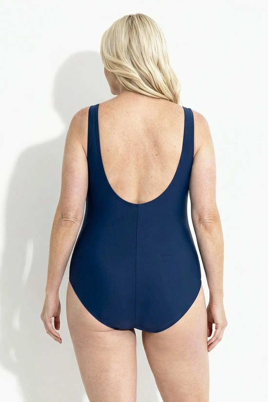Femme Maillot de bain avec dégradé de couleurs. Drapés et bonnets 8/13