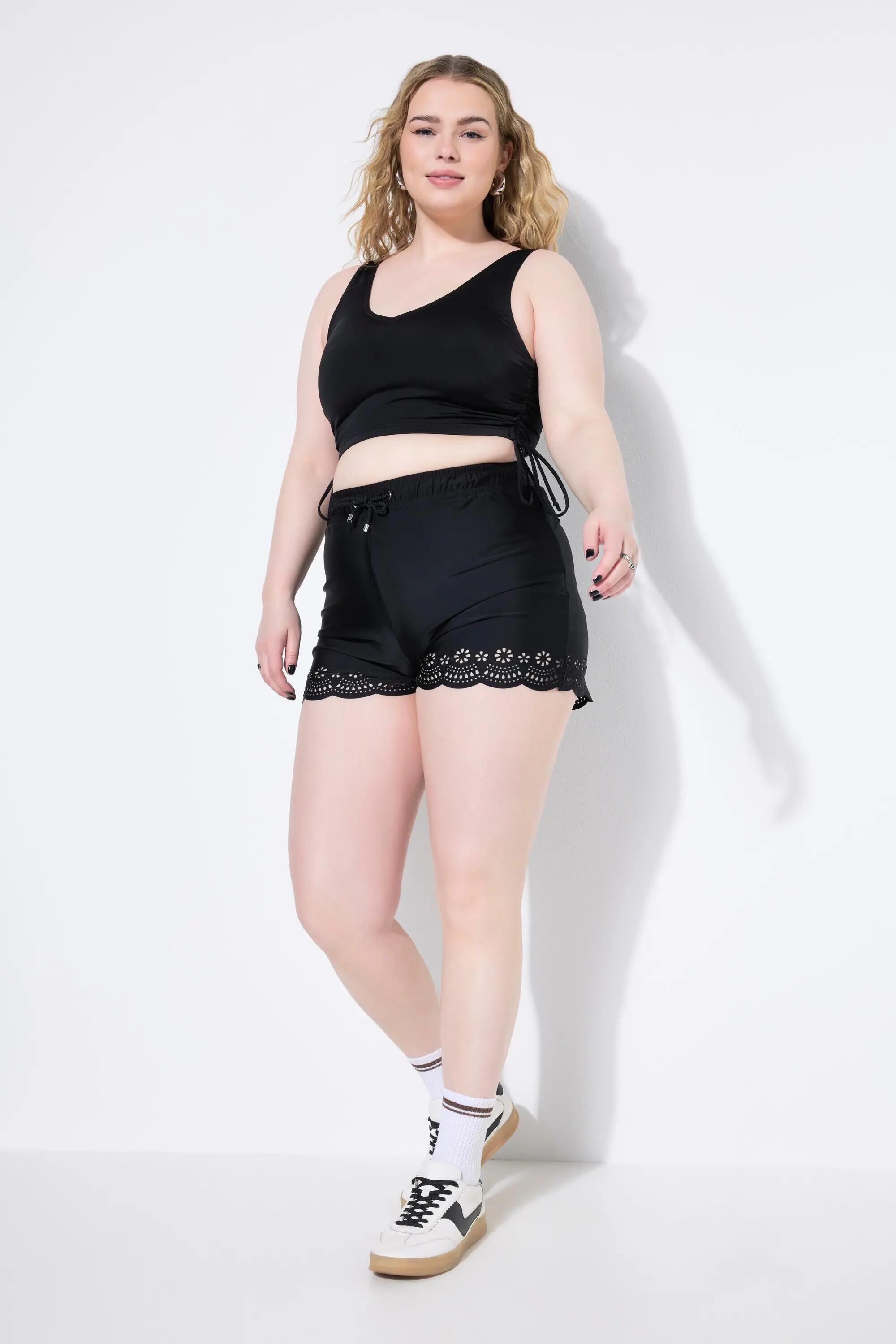 Femme Short de bain à taille élastique. Jambe large et découpes au laser 2/13