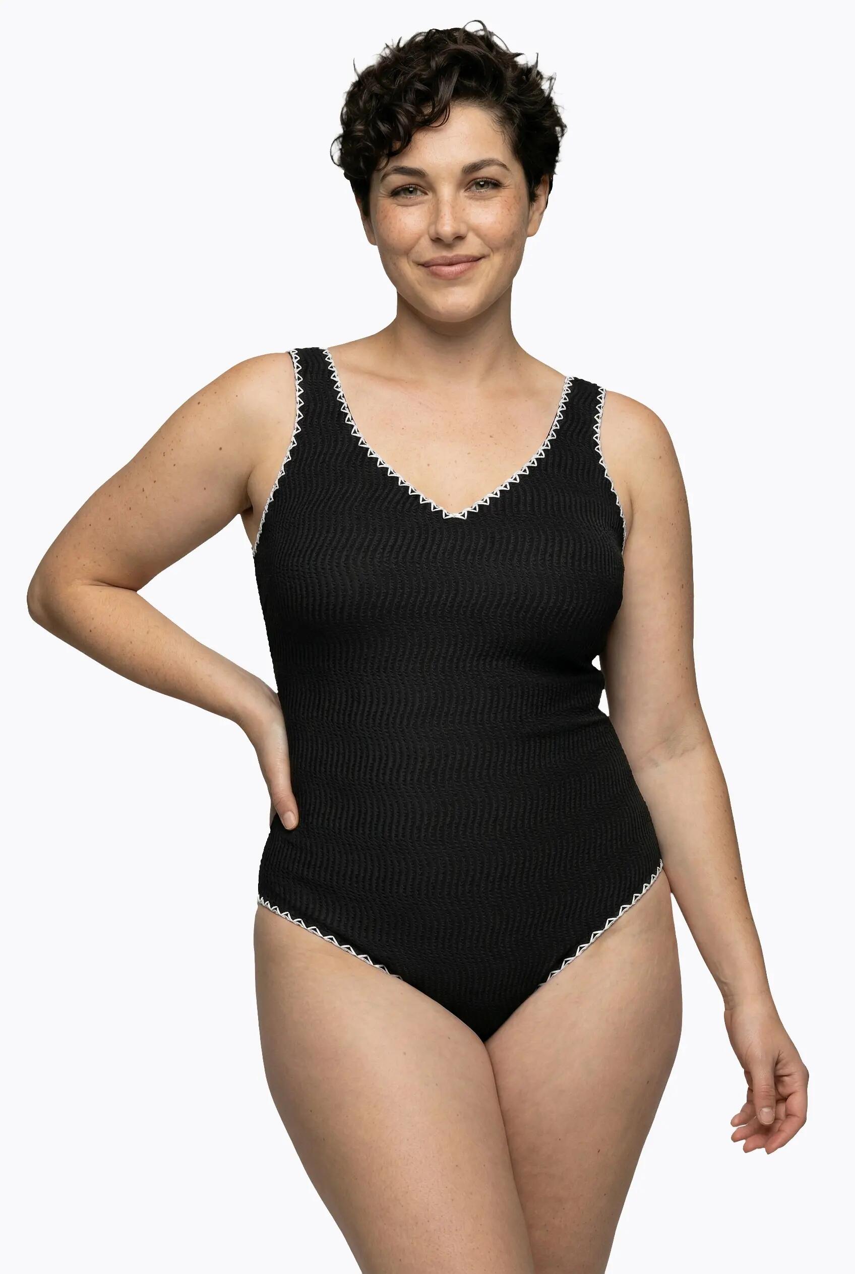 Femme Maillot de bain sans bonnets souples. Décolleté V et matière texturée 2/13