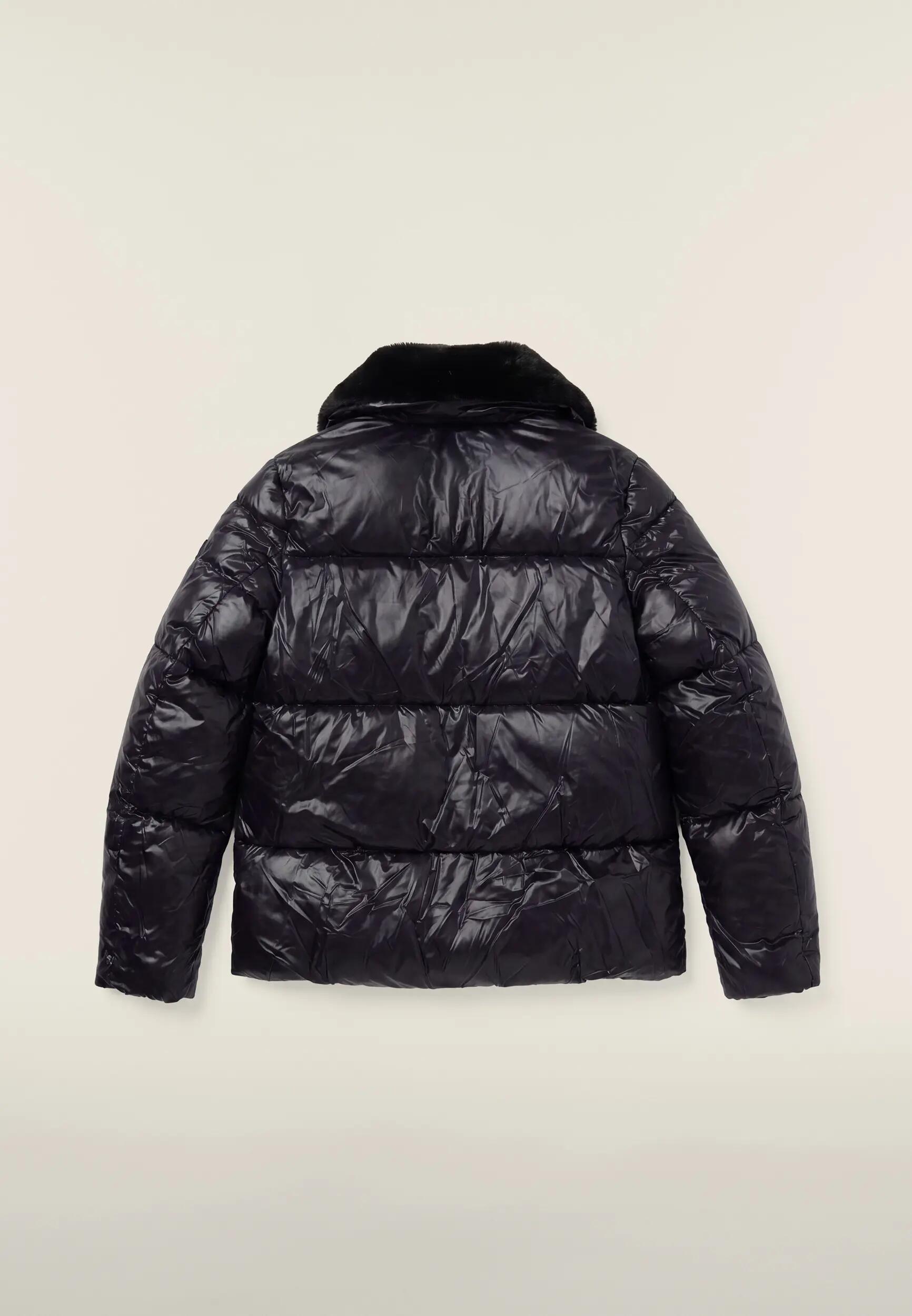 Veste matelassée en tissu brillant avec col en fourrure 5/6