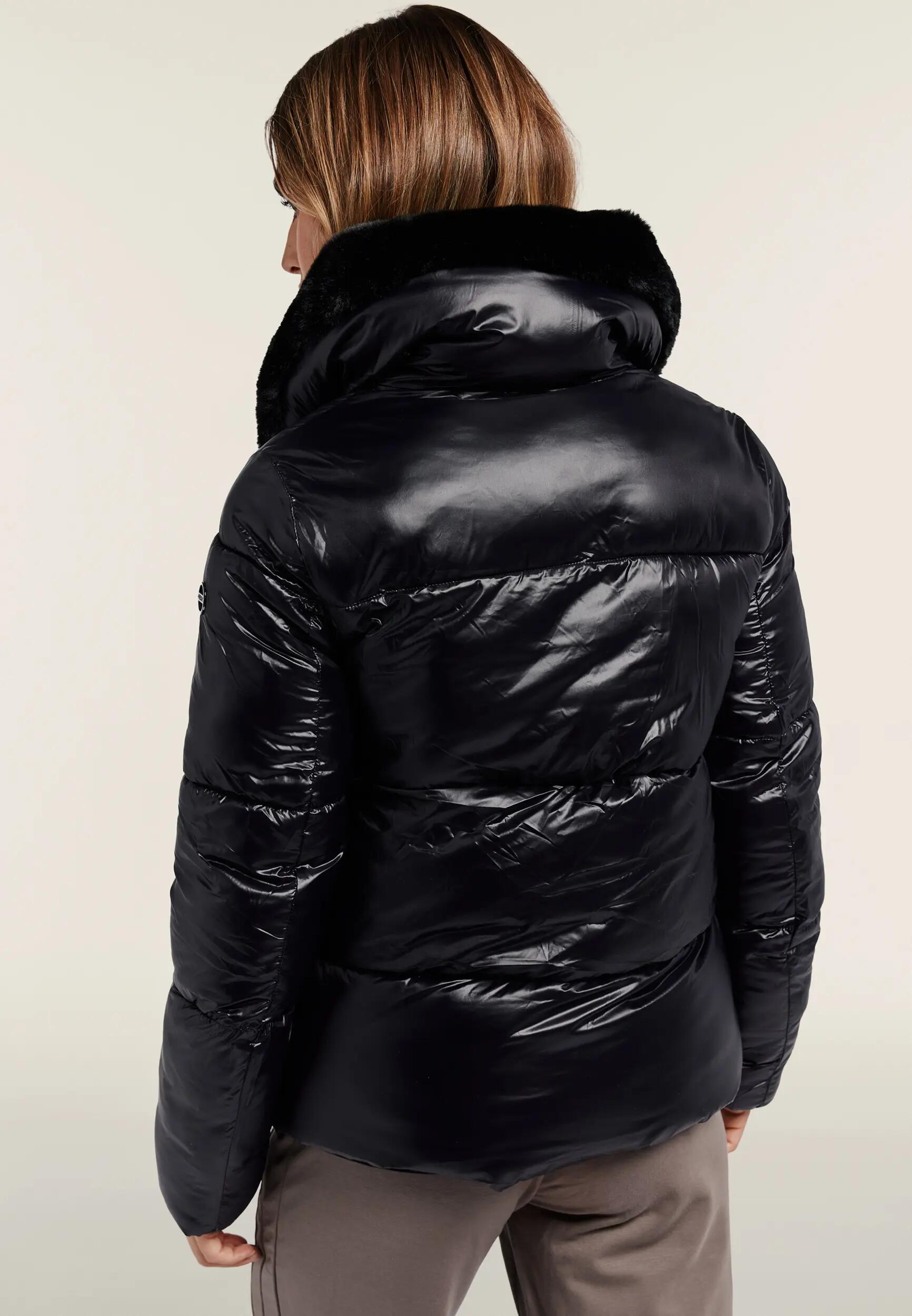 Veste matelassée en tissu brillant avec col en fourrure 3/6