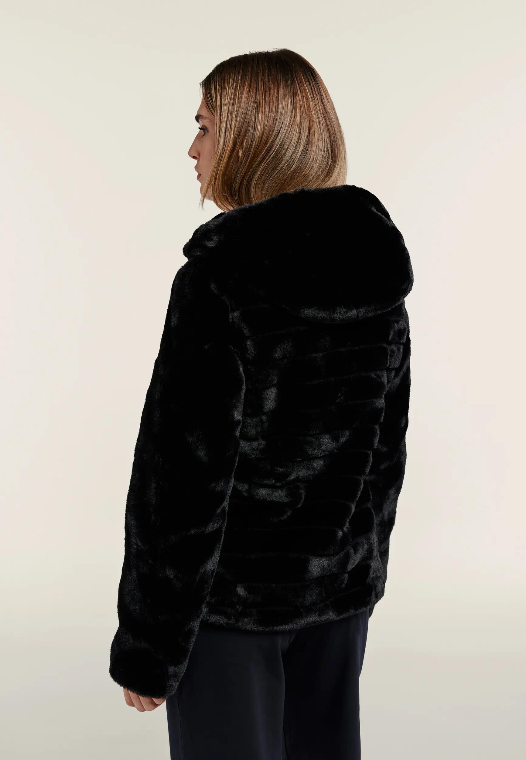 Veste à capuche en fourrure synthétique à effet rayé 3/6