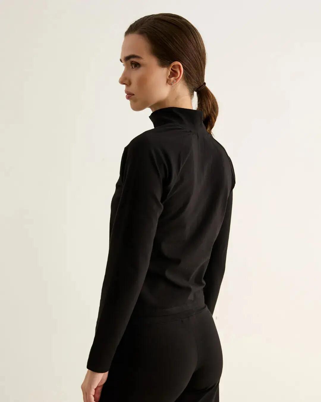 Chaqueta deportiva de algodón orgánico para mujer, ceñida y cuello alto, negro 4/4