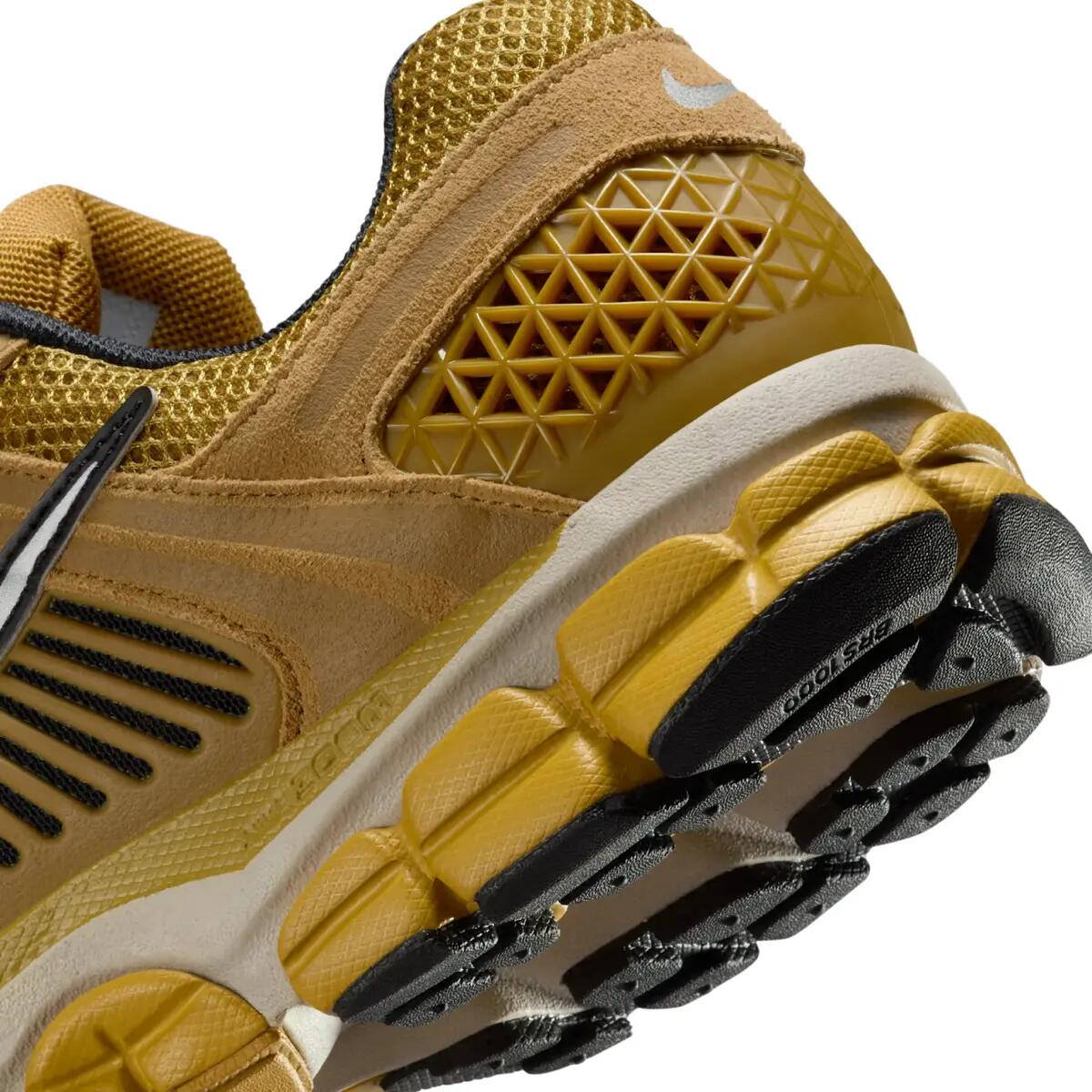 Nike Zoom Vomero 5 Ochre Flat Gold 6/6