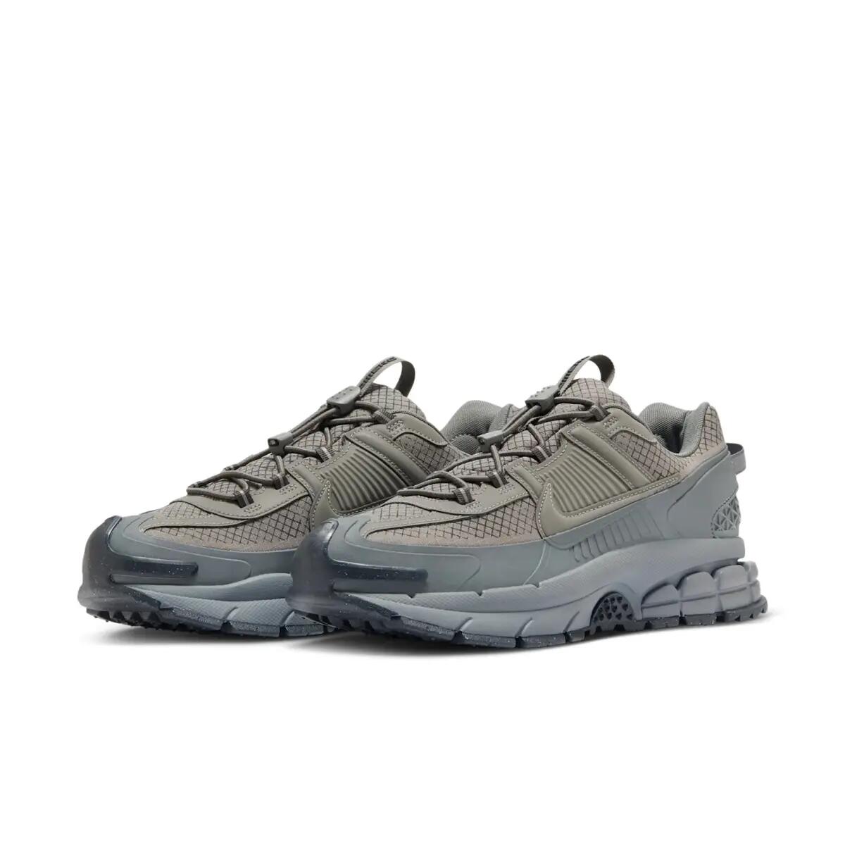 Nike Zoom Vomero 5 Roam Metallic Platinum 4/6
