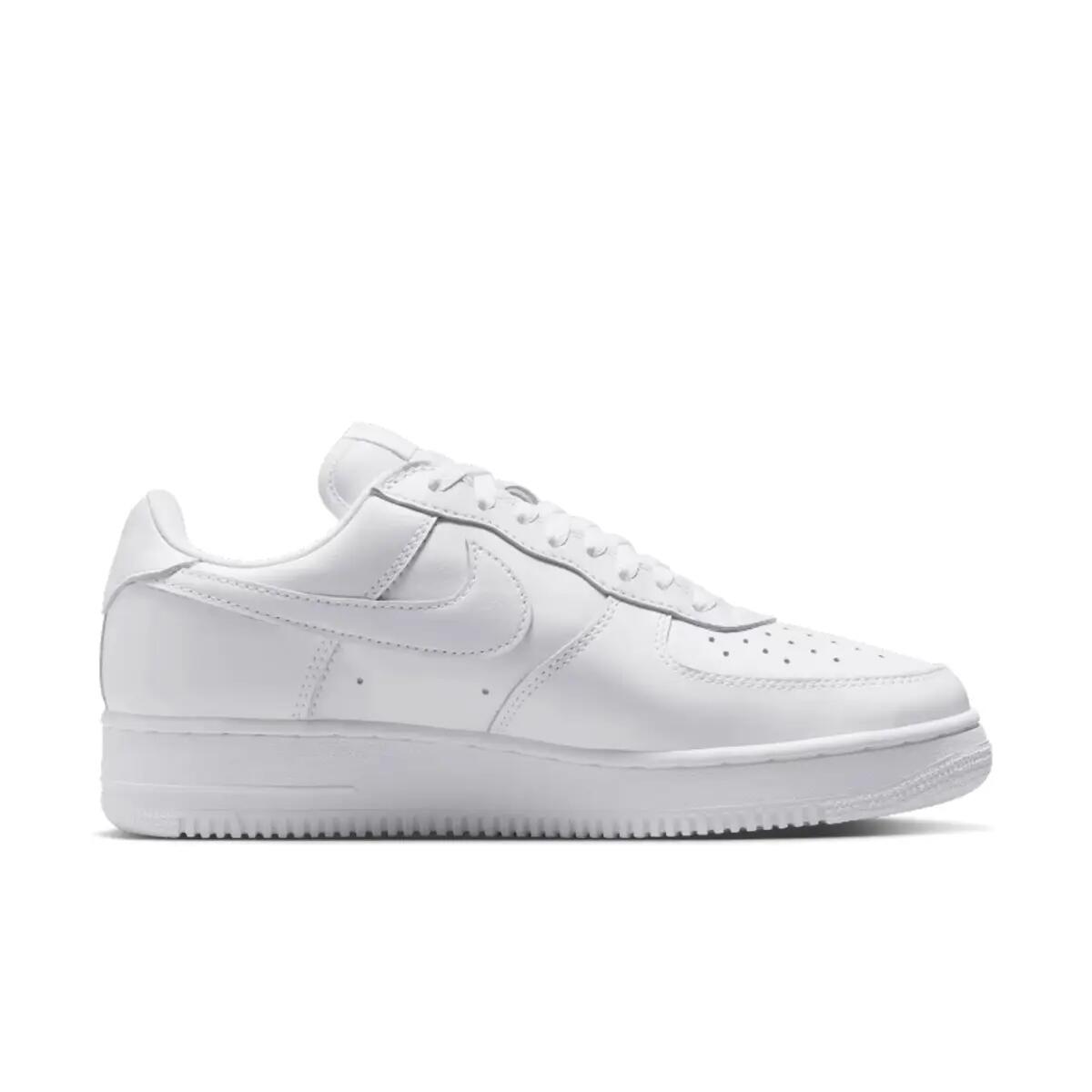 Nike Air Force 1 Low '01 Triple White 2/6